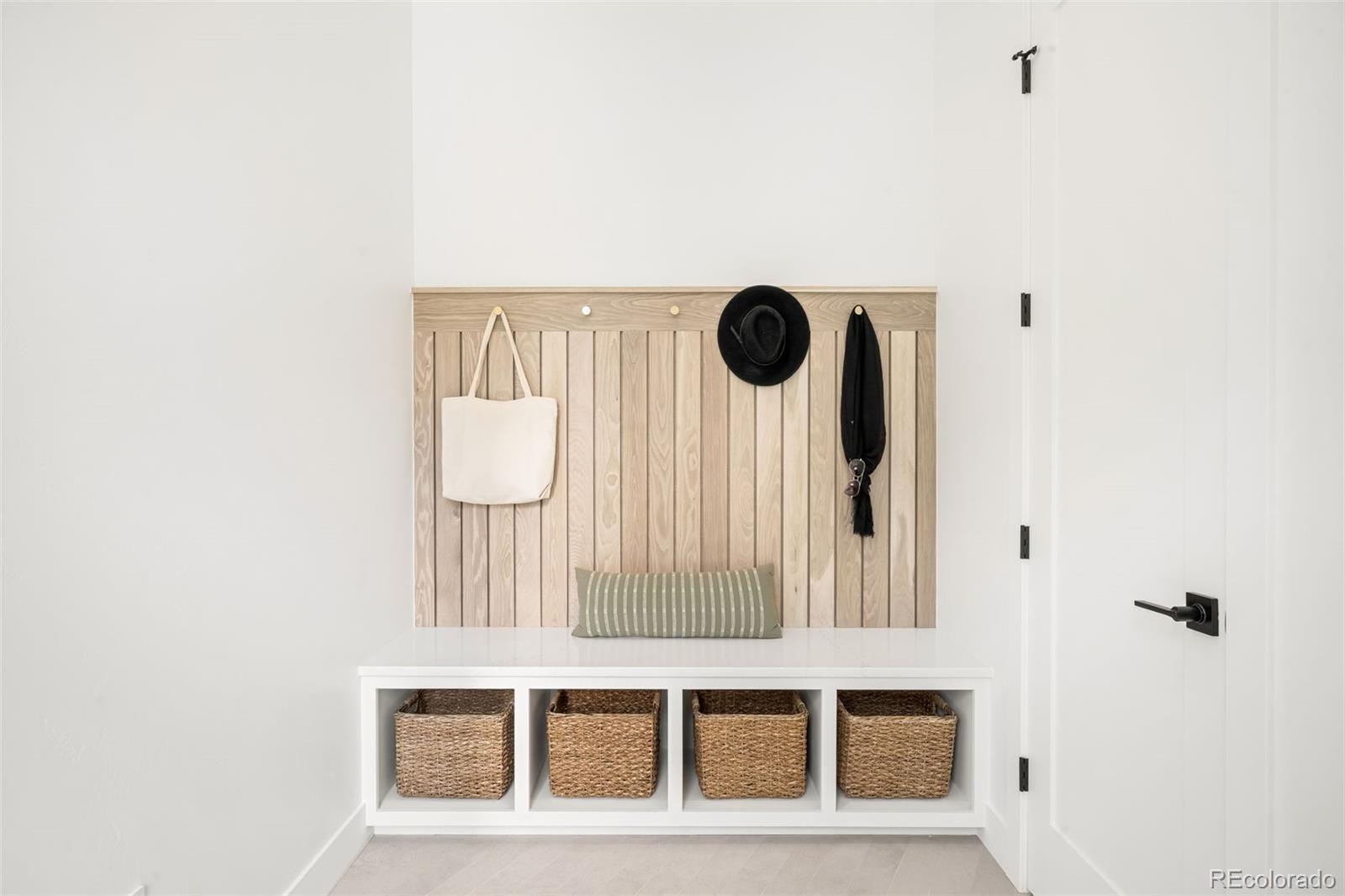 MLS Image #15 for 3360 s dexter street,denver, Colorado