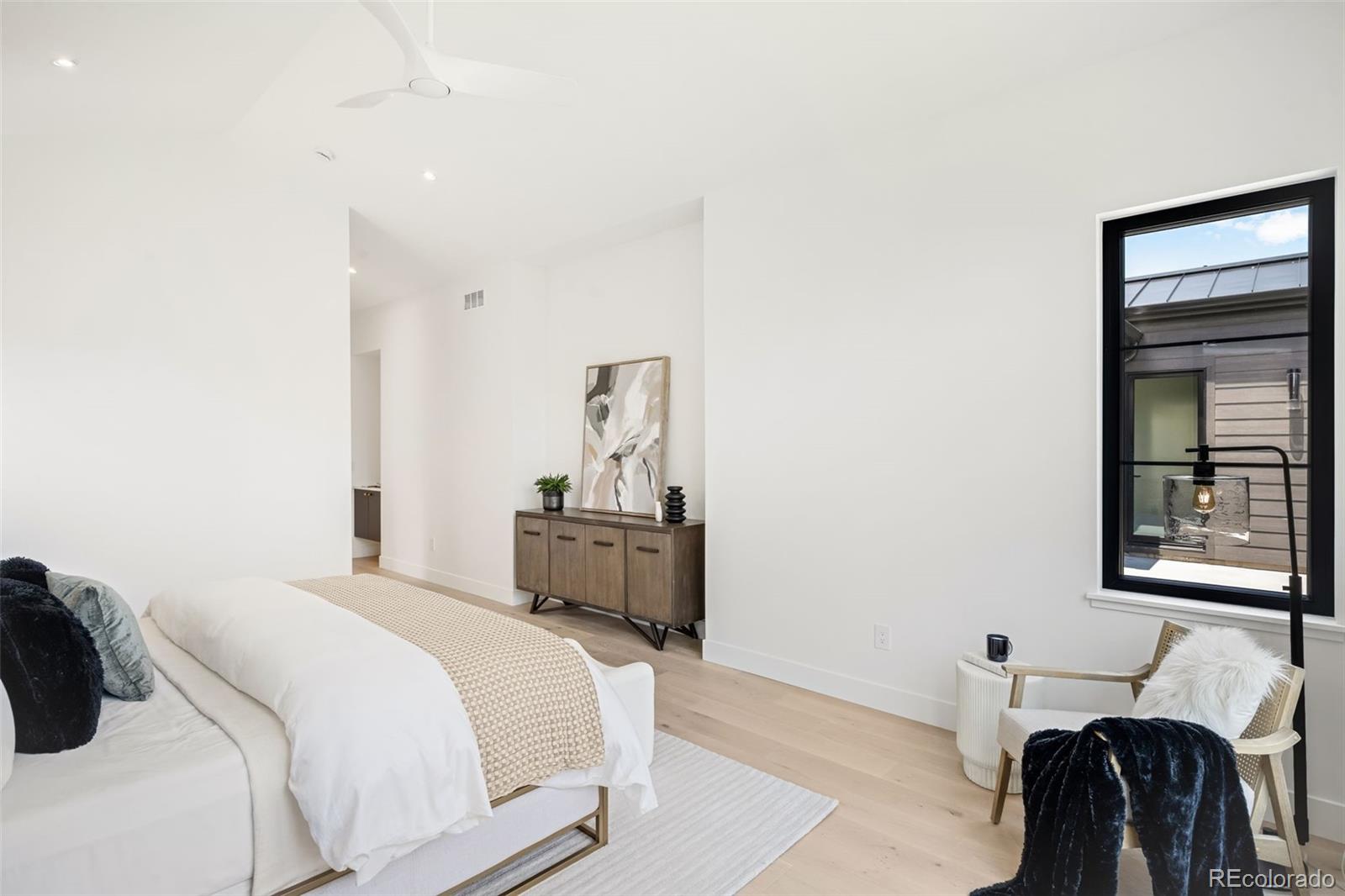 MLS Image #19 for 3360 s dexter street,denver, Colorado