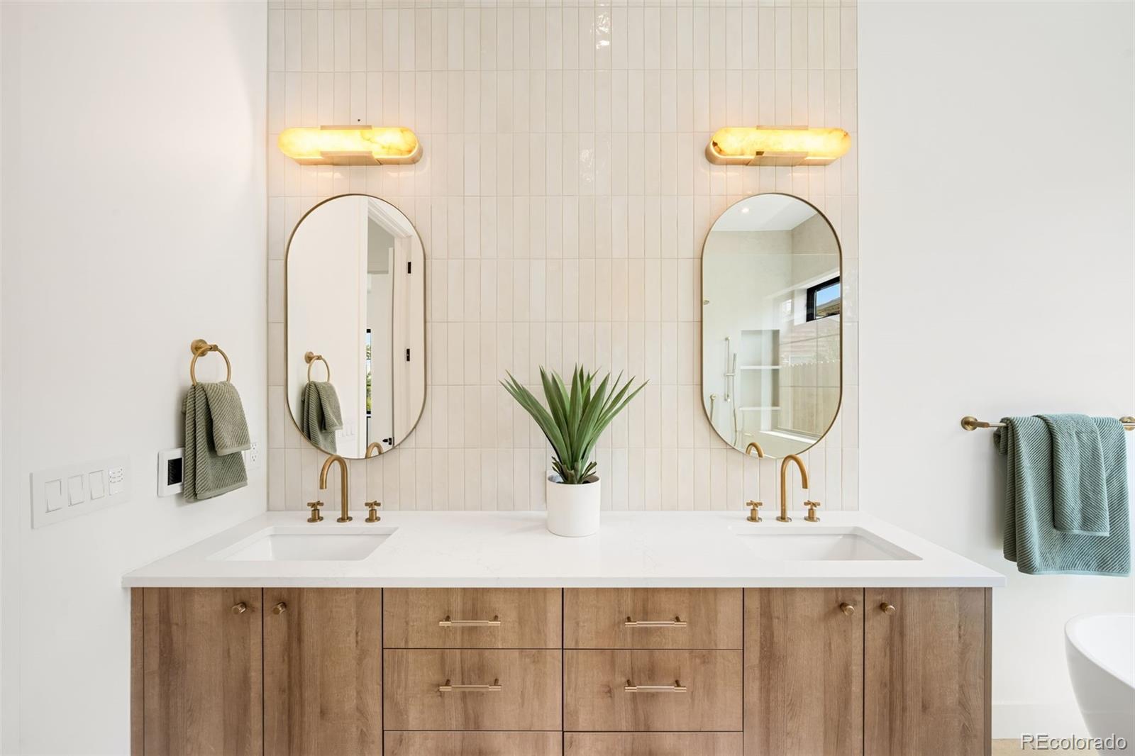 MLS Image #21 for 3360 s dexter street,denver, Colorado