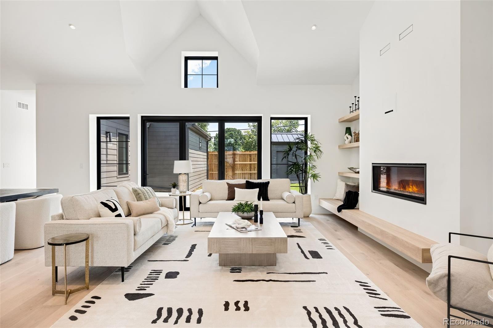 MLS Image #3 for 3360 s dexter street,denver, Colorado