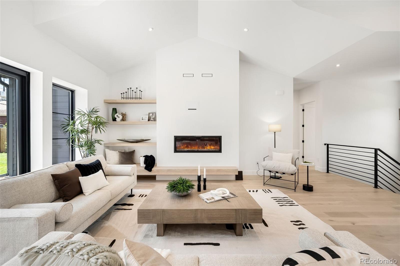 MLS Image #5 for 3360 s dexter street,denver, Colorado