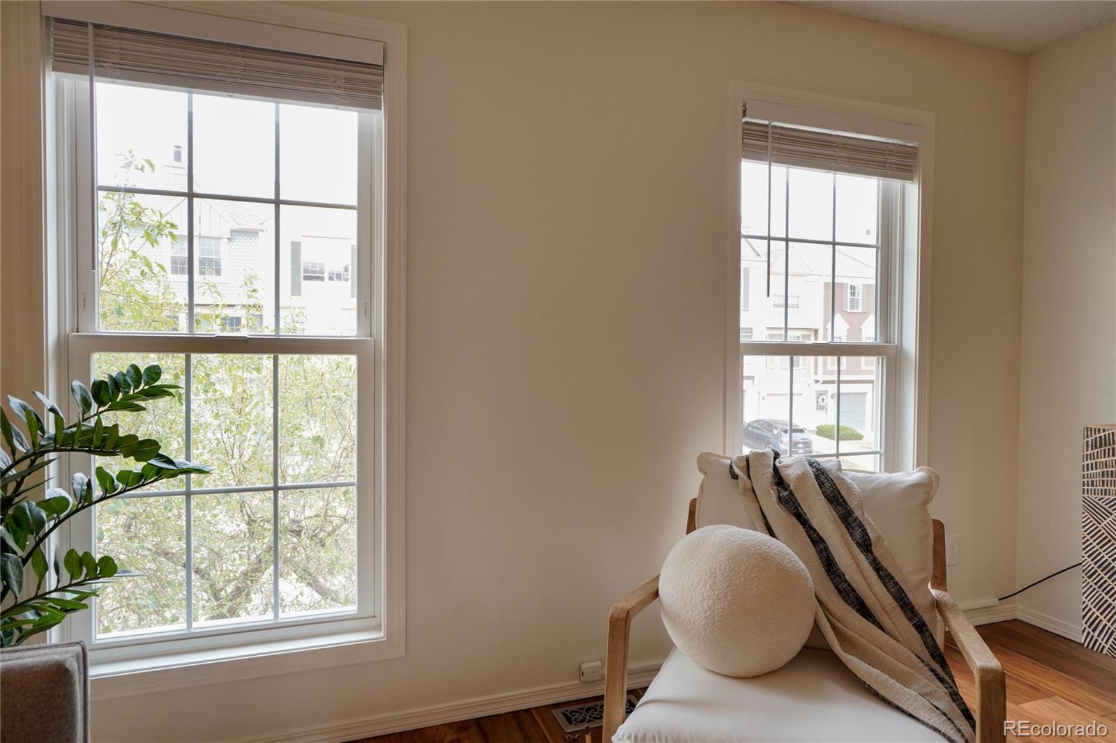 MLS Image #4 for 1699 s trenton street,denver, Colorado