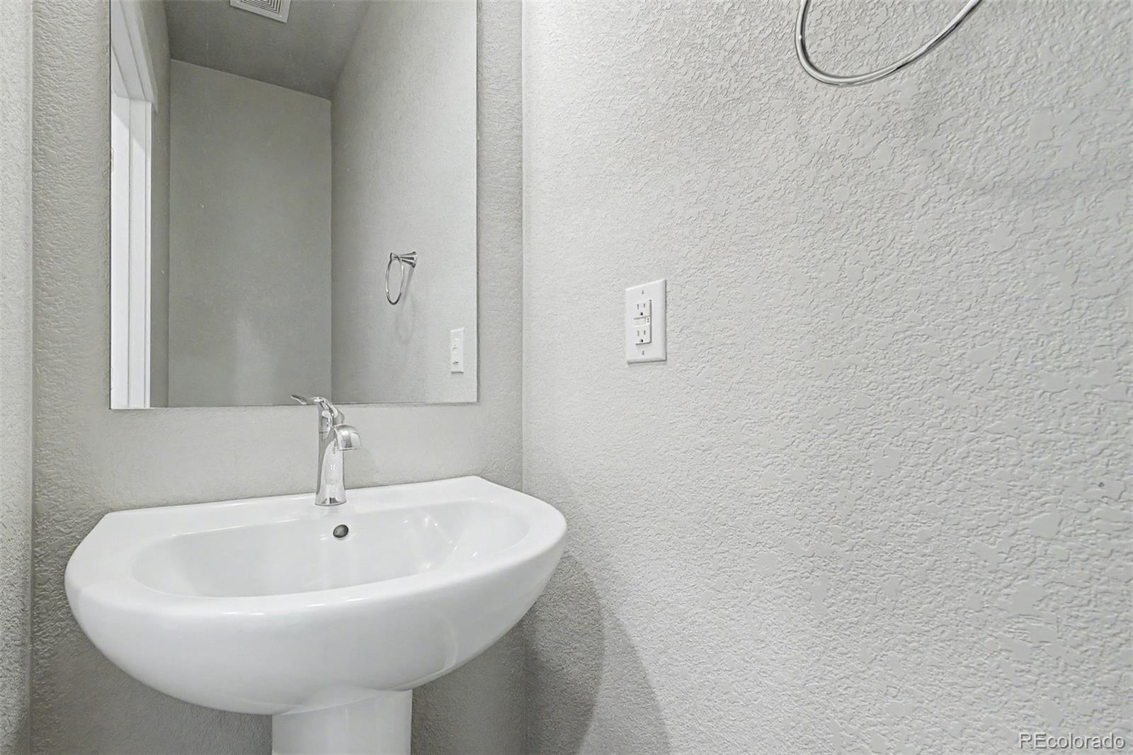 MLS Image #12 for 9729  albion lane,denver, Colorado