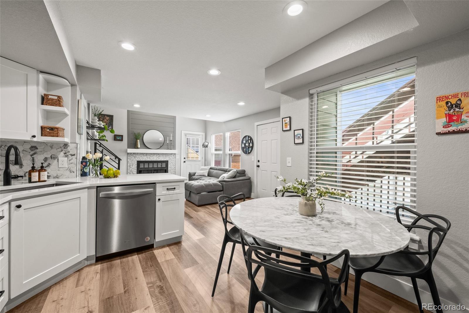 MLS Image #0 for 932 s dearborn way 11,aurora, Colorado