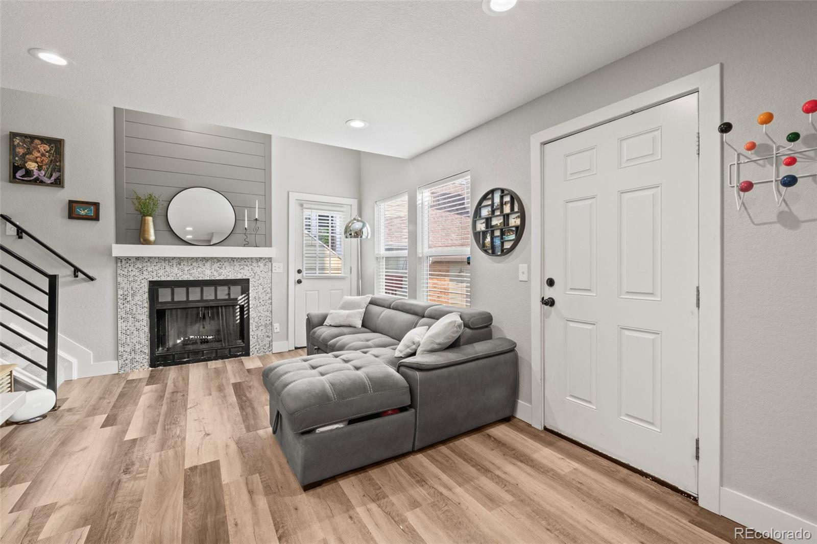 MLS Image #4 for 932 s dearborn way 11,aurora, Colorado