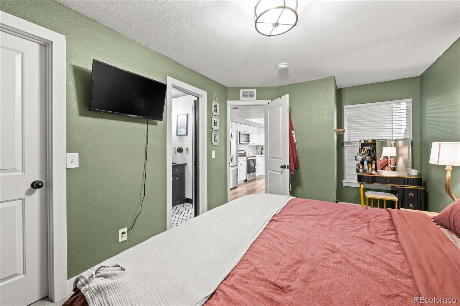 MLS Image #7 for 932 s dearborn way 11,aurora, Colorado