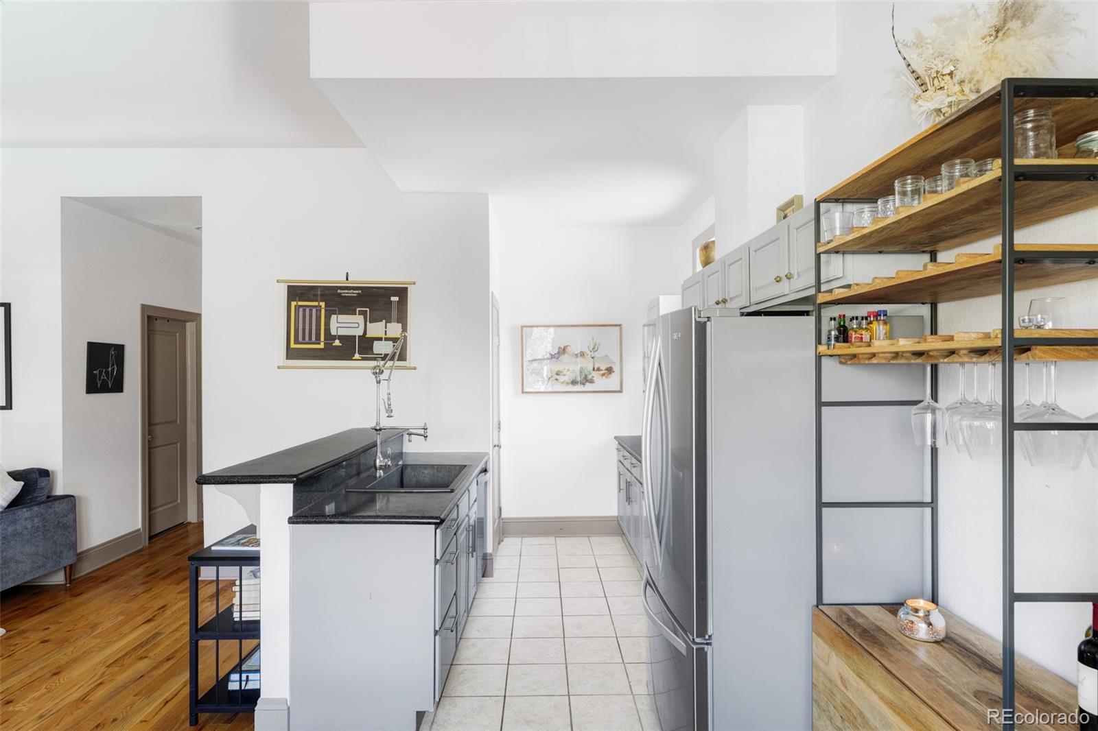 MLS Image #7 for 814  24th street,denver, Colorado