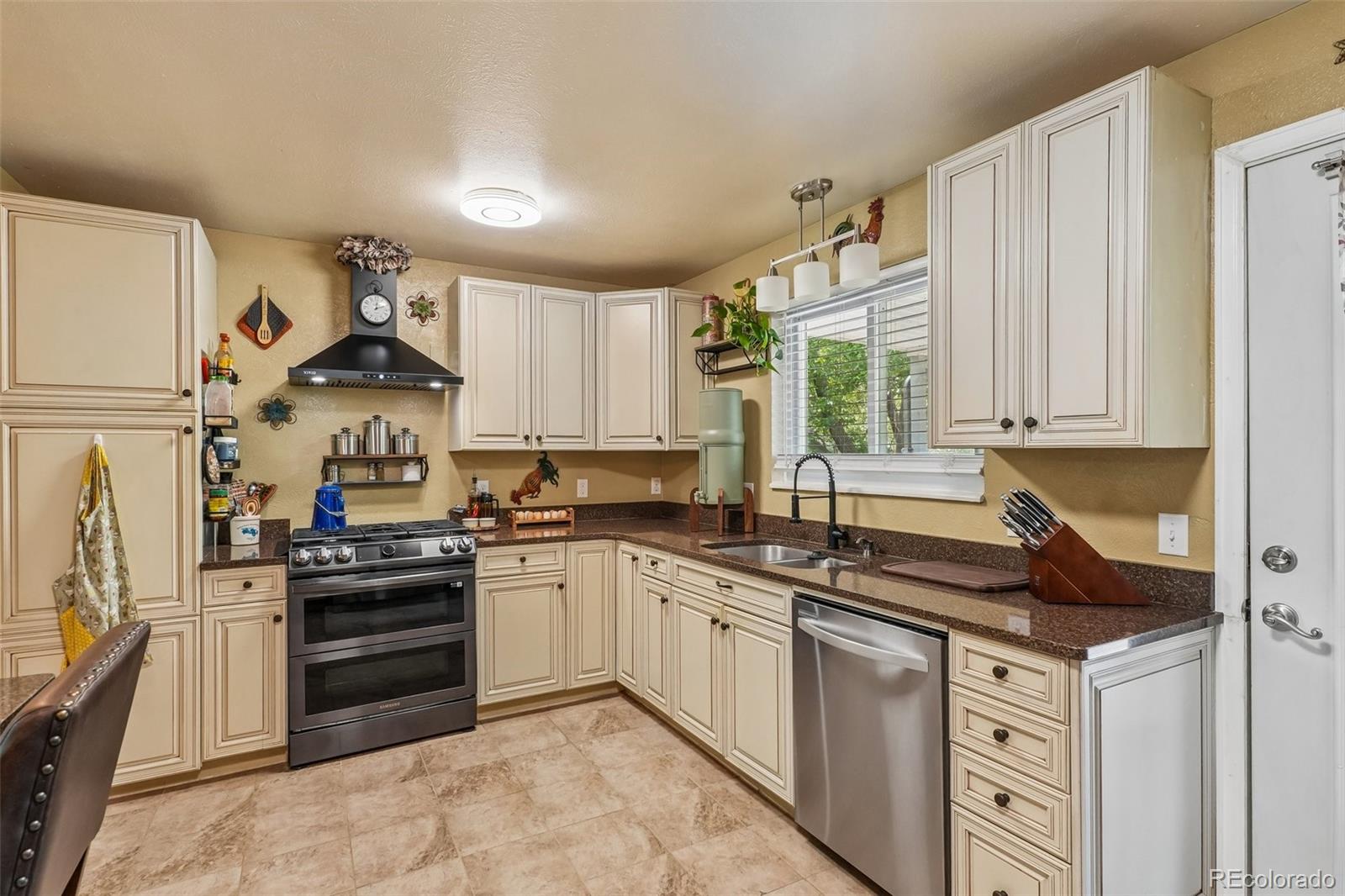 MLS Image #11 for 11070  eudora circle,thornton, Colorado
