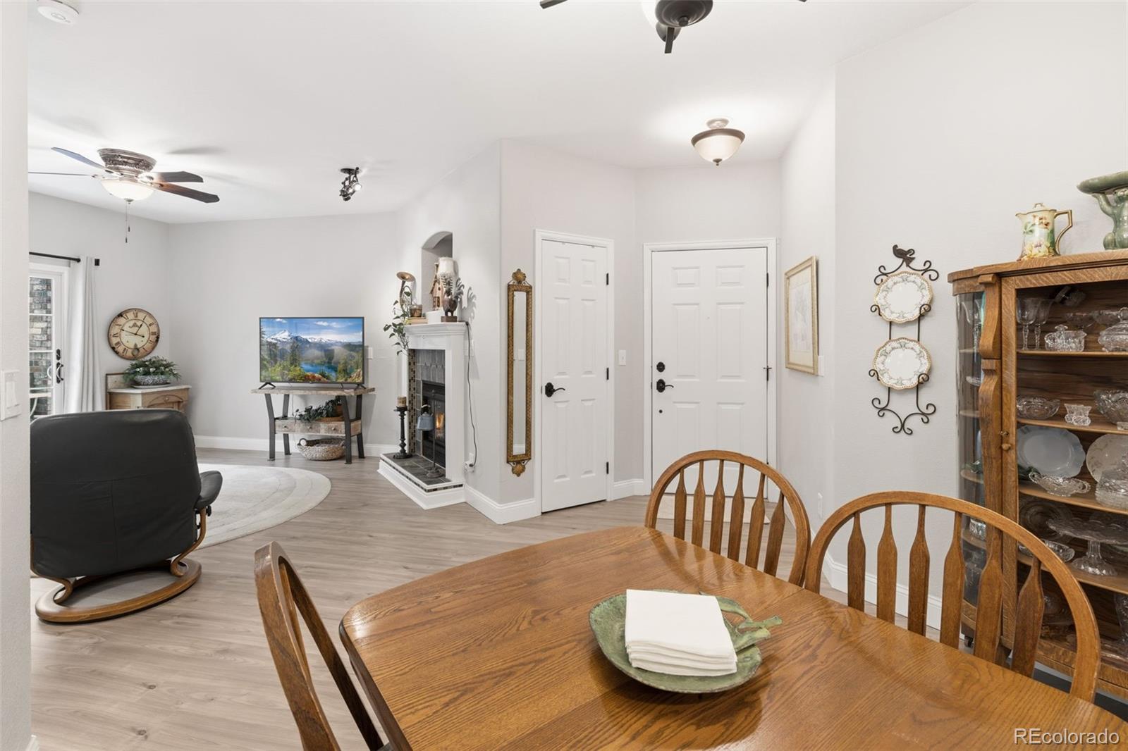 MLS Image #13 for 8737 e dry creek road,centennial, Colorado