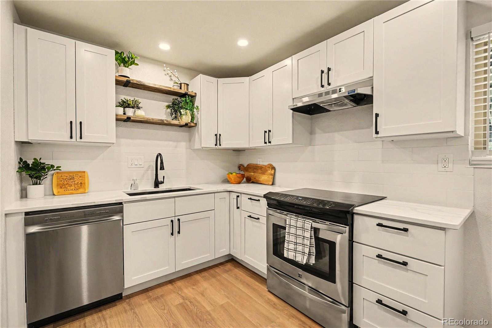 MLS Image #3 for 1076  maxwell street,colorado springs, Colorado