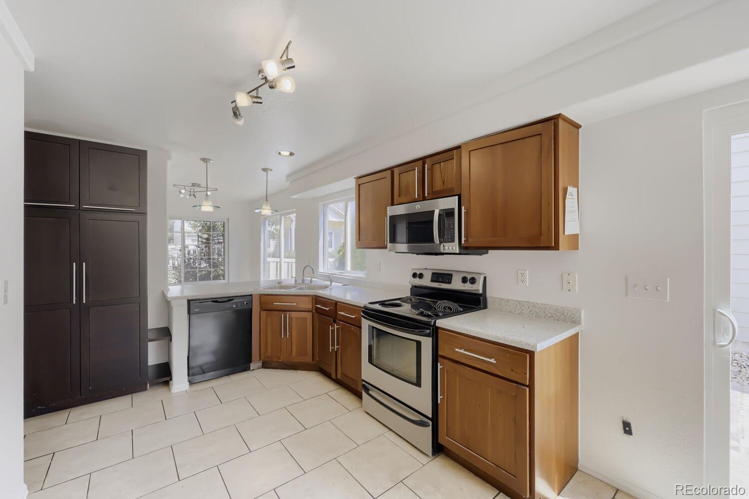 MLS Image #13 for 21458 e 47th avenue,denver, Colorado
