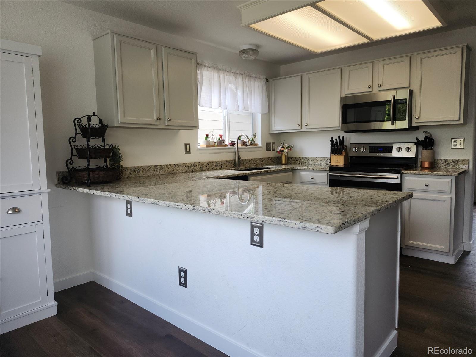 MLS Image #11 for 21924 e lake avenue,aurora, Colorado