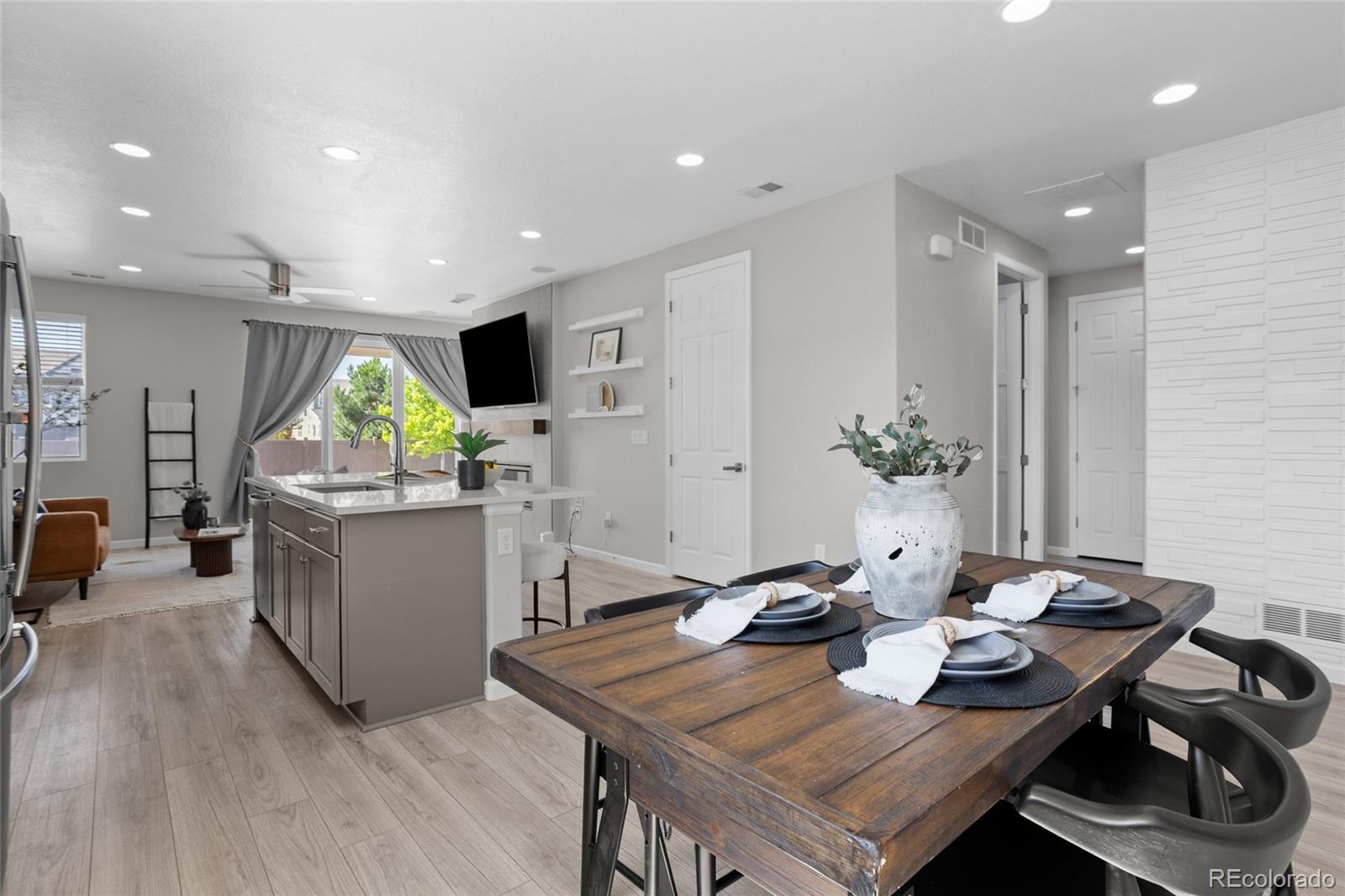 MLS Image #8 for 27884 e 9th lane,aurora, Colorado
