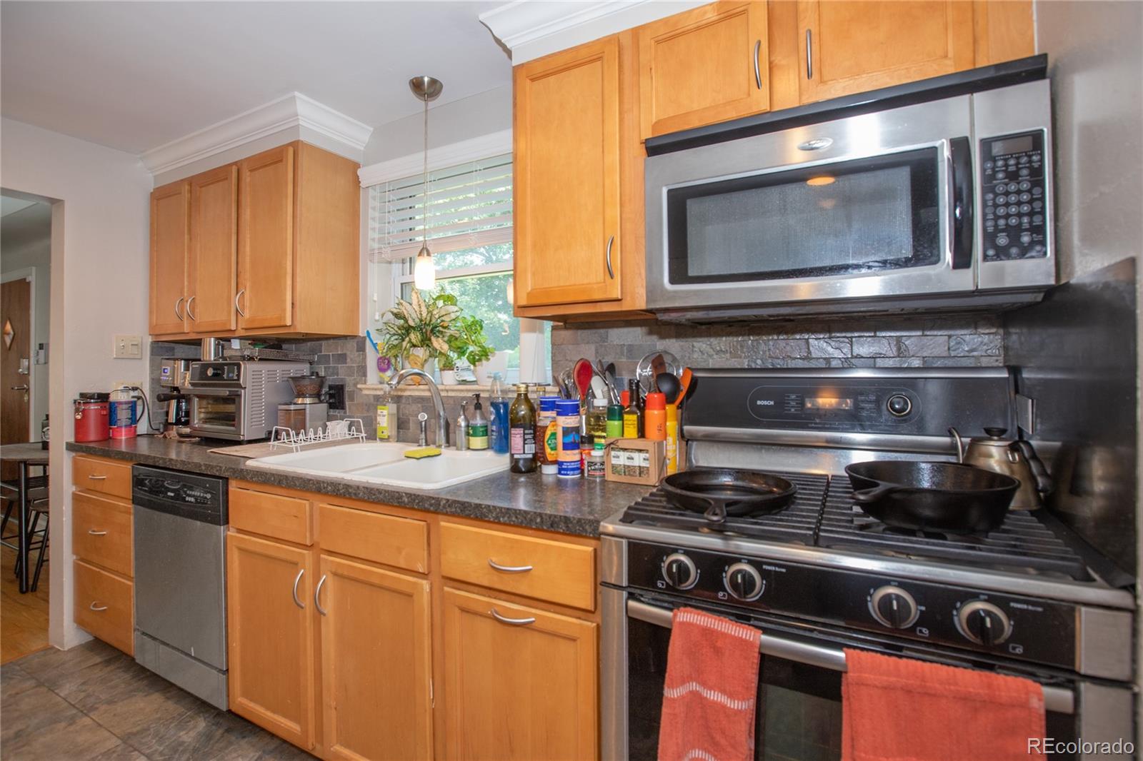 MLS Image #5 for 595 s high street,denver, Colorado