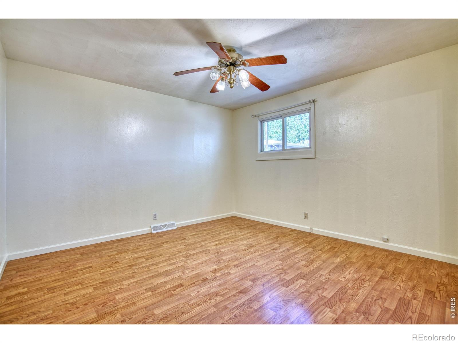 MLS Image #11 for 1415 s douglas avenue,loveland, Colorado