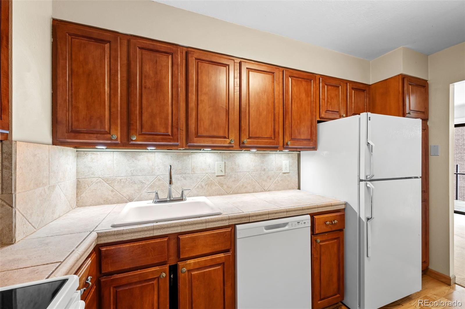 MLS Image #14 for 460 s marion parkway,denver, Colorado