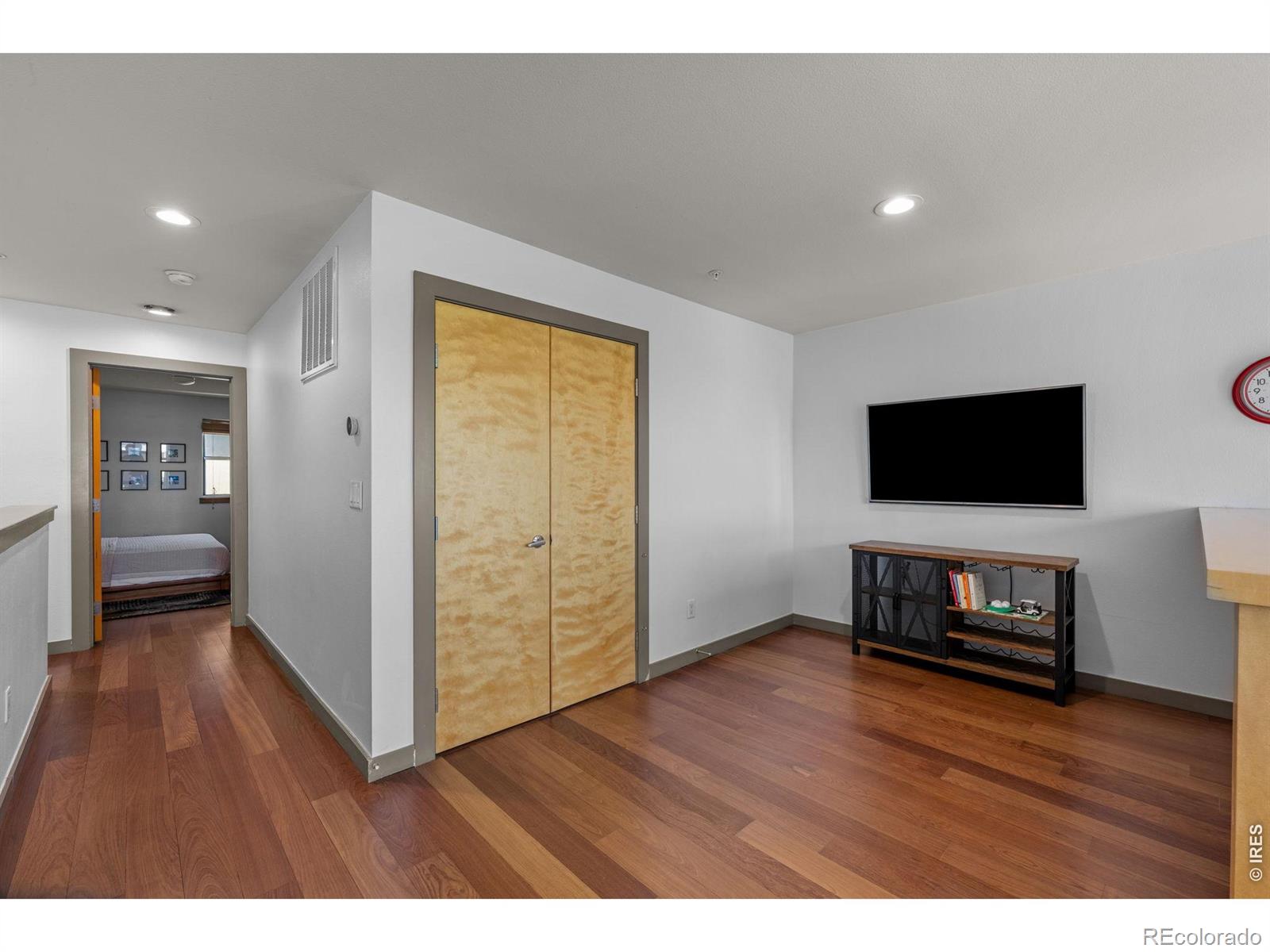MLS Image #14 for 2900  wyandot street,denver, Colorado