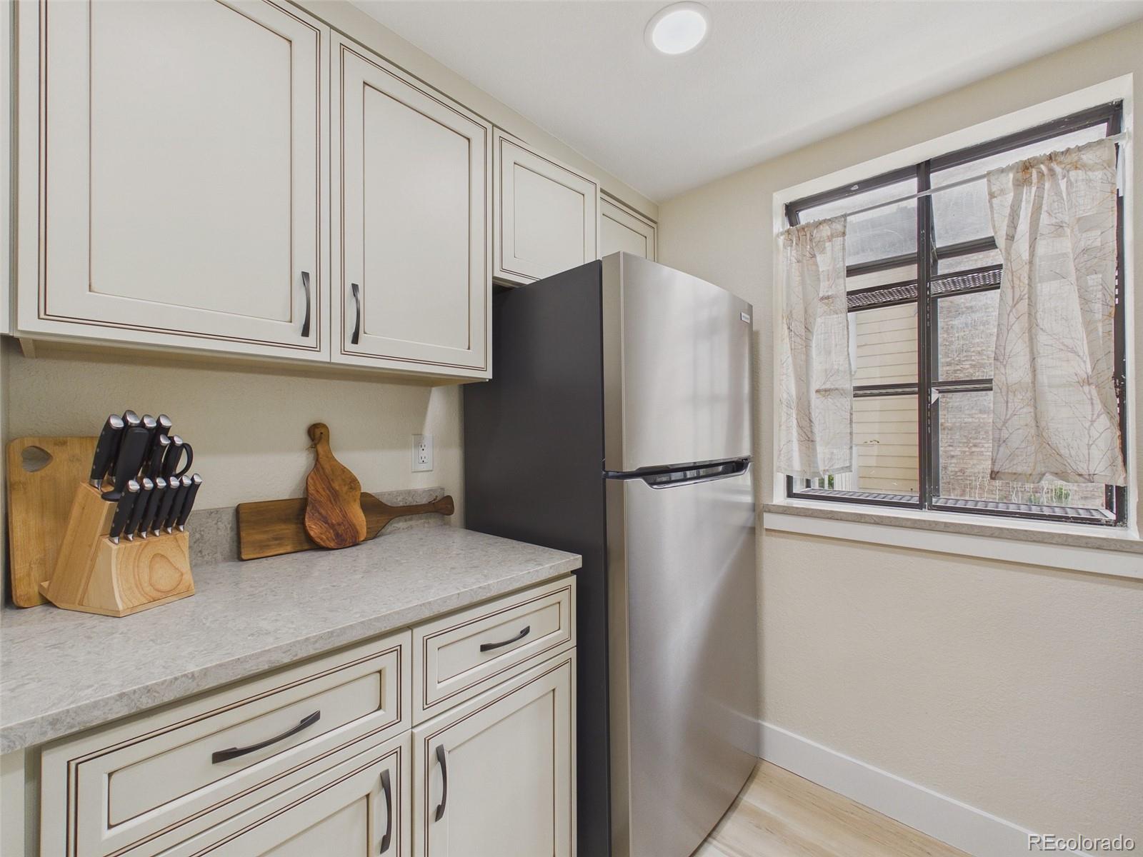 MLS Image #10 for 12514 e cornell avenue,aurora, Colorado