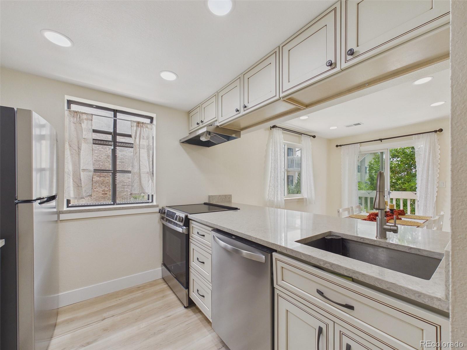 MLS Image #11 for 12514 e cornell avenue,aurora, Colorado