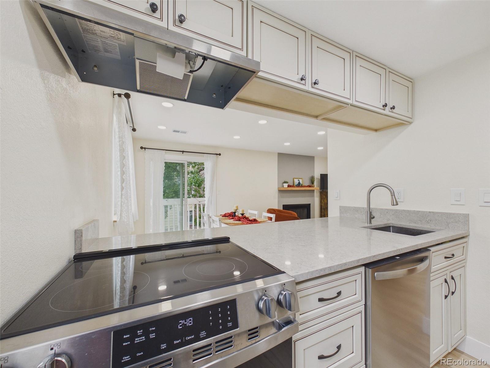 MLS Image #9 for 12514 e cornell avenue,aurora, Colorado