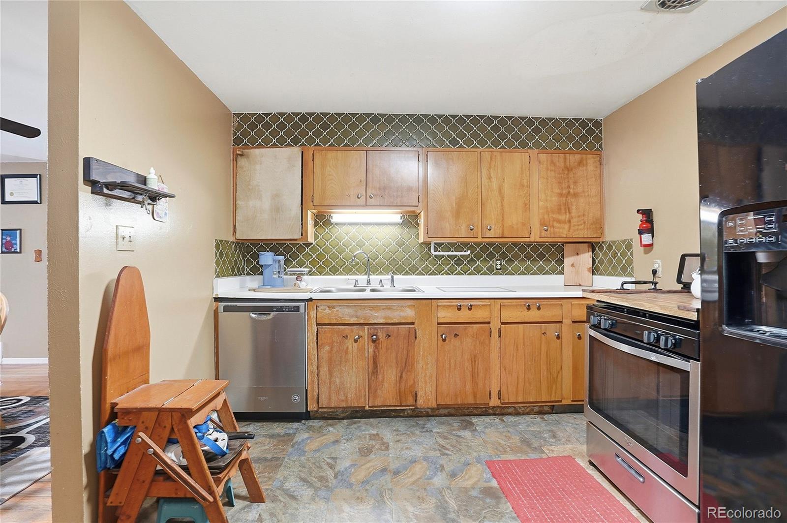 MLS Image #10 for 6895 w bayaud avenue,denver, Colorado