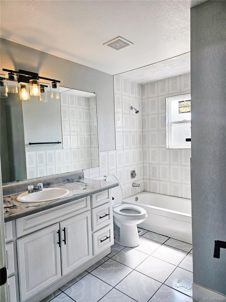 MLS Image #18 for 4716  freeport way,denver, Colorado