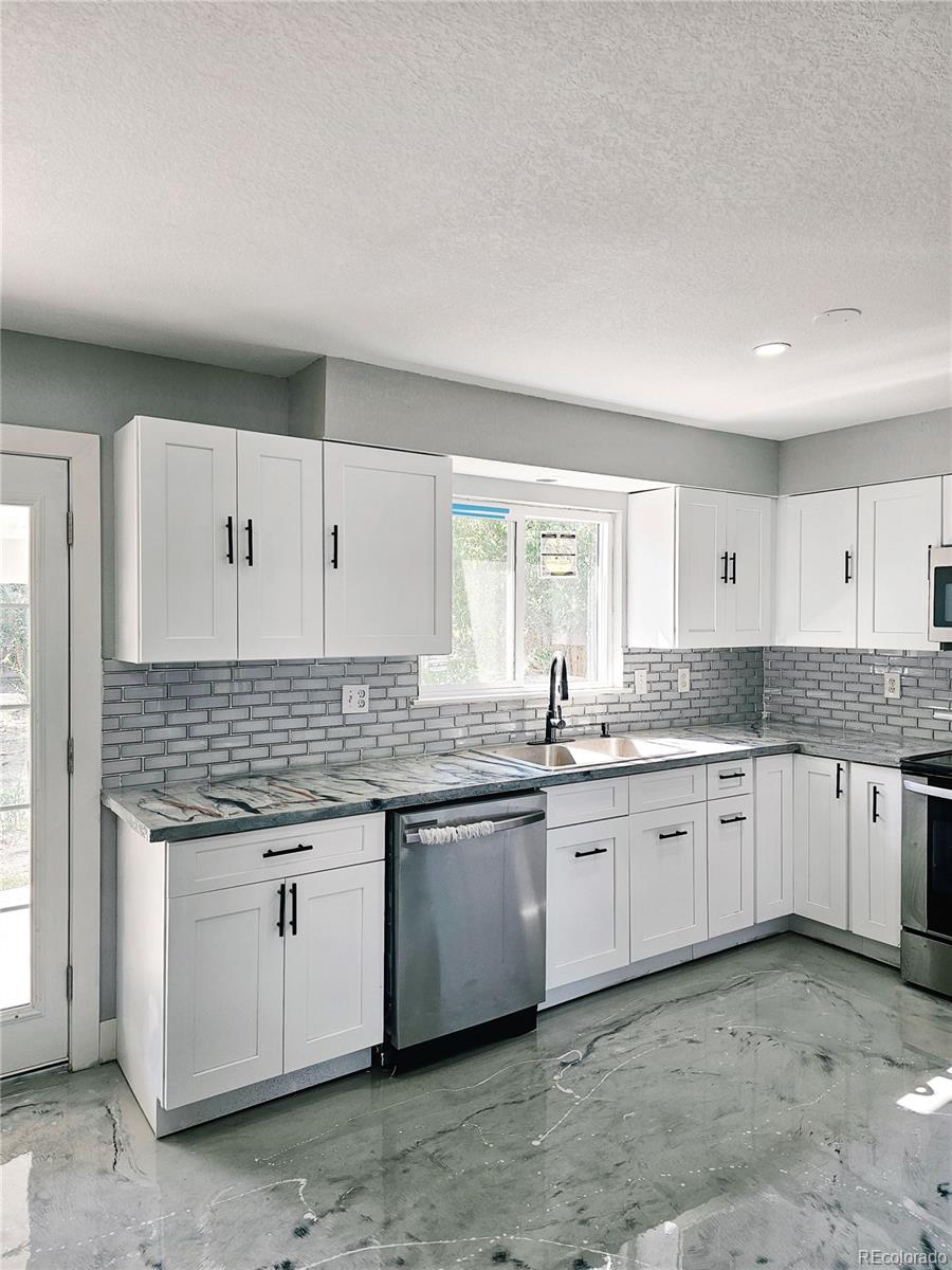 MLS Image #24 for 4716  freeport way,denver, Colorado