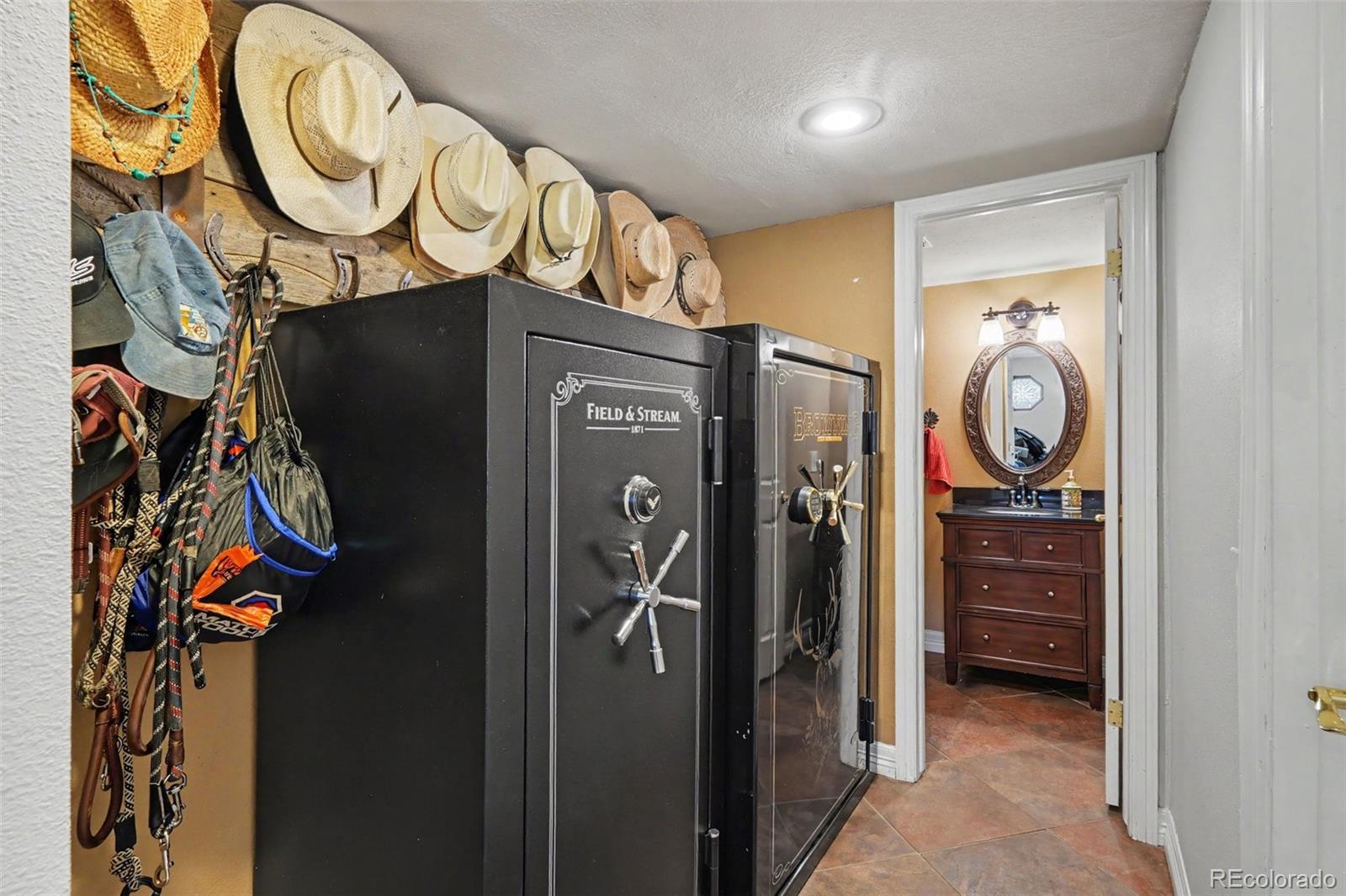 MLS Image #13 for 8143 s otis court,littleton, Colorado