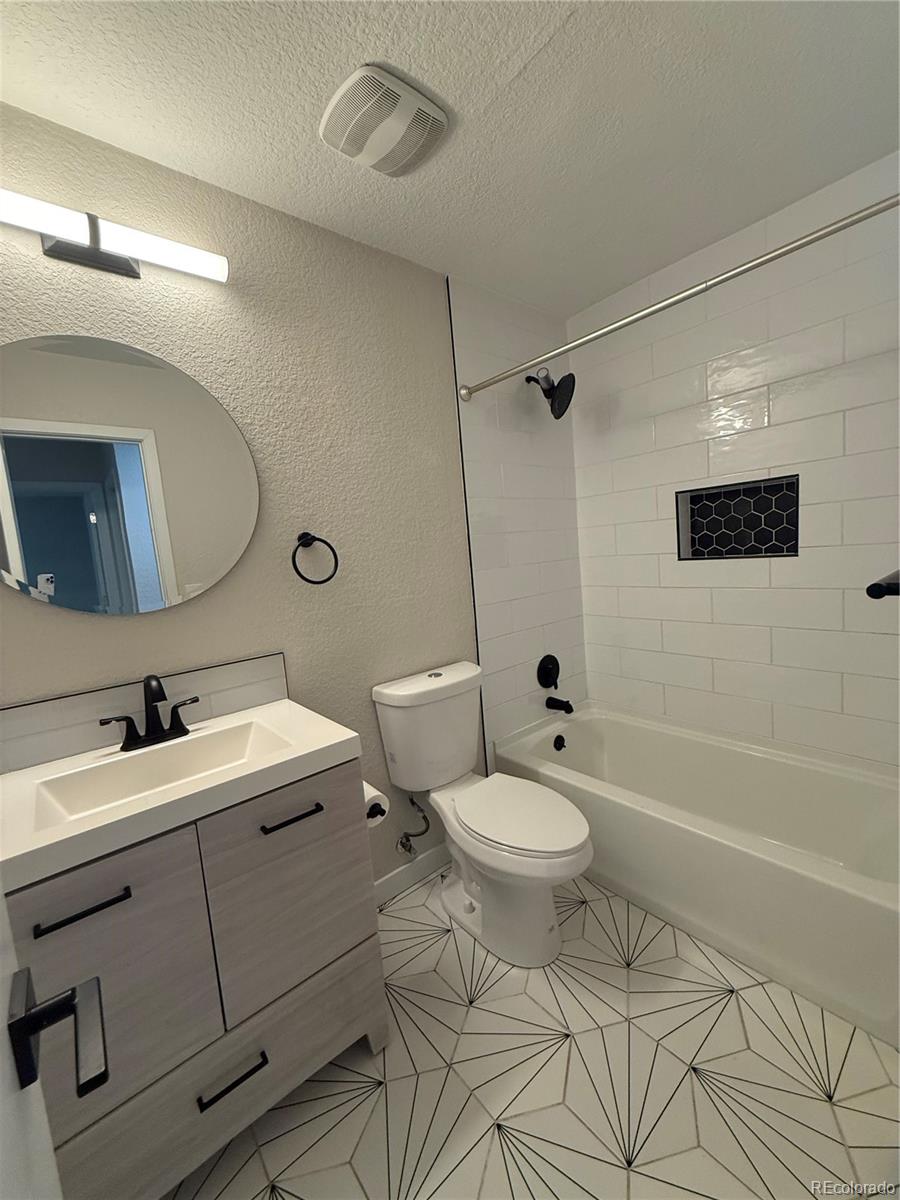 MLS Image #19 for 92  newark street,aurora, Colorado