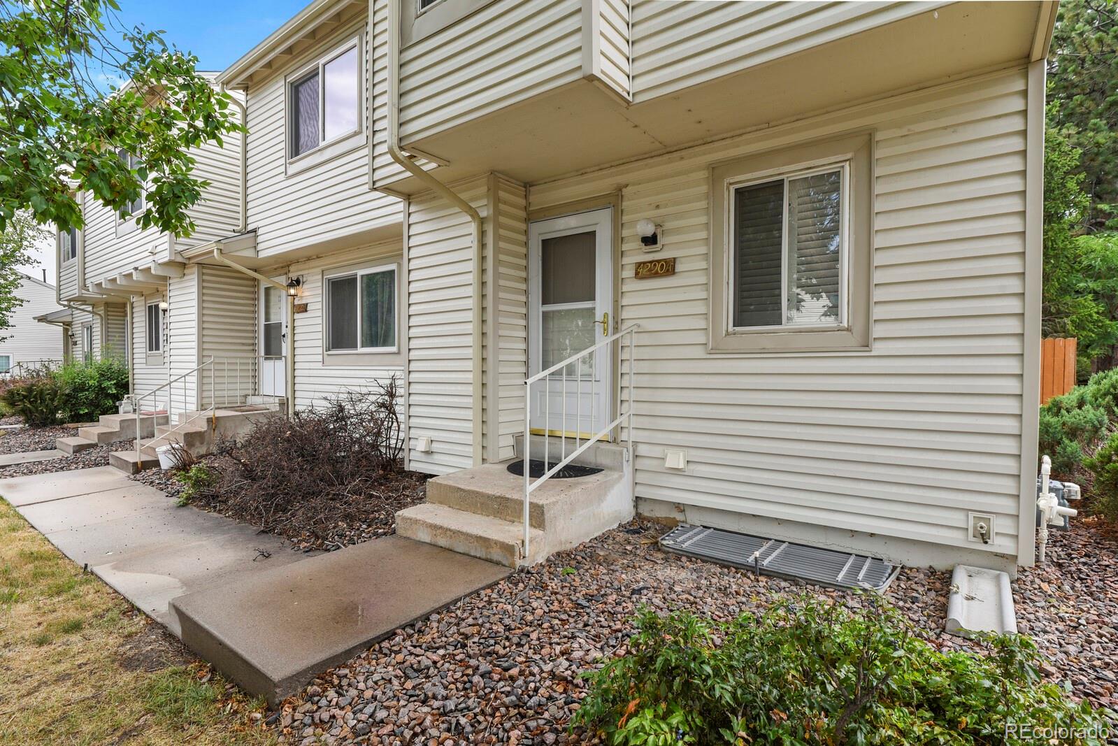 MLS Image #2 for 4290 s mobile circle,aurora, Colorado