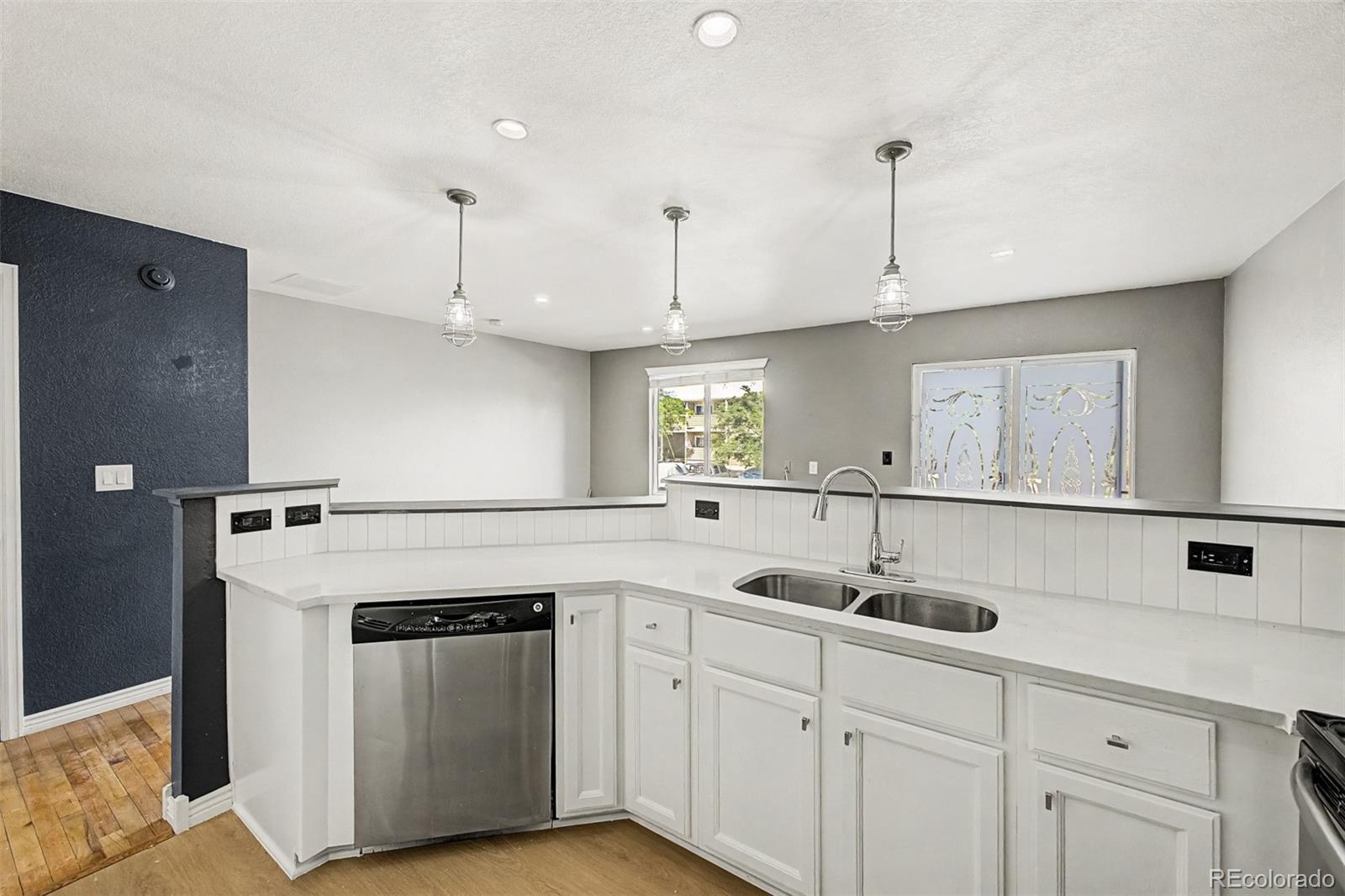 MLS Image #10 for 2147 e 103rd avenue,denver, Colorado