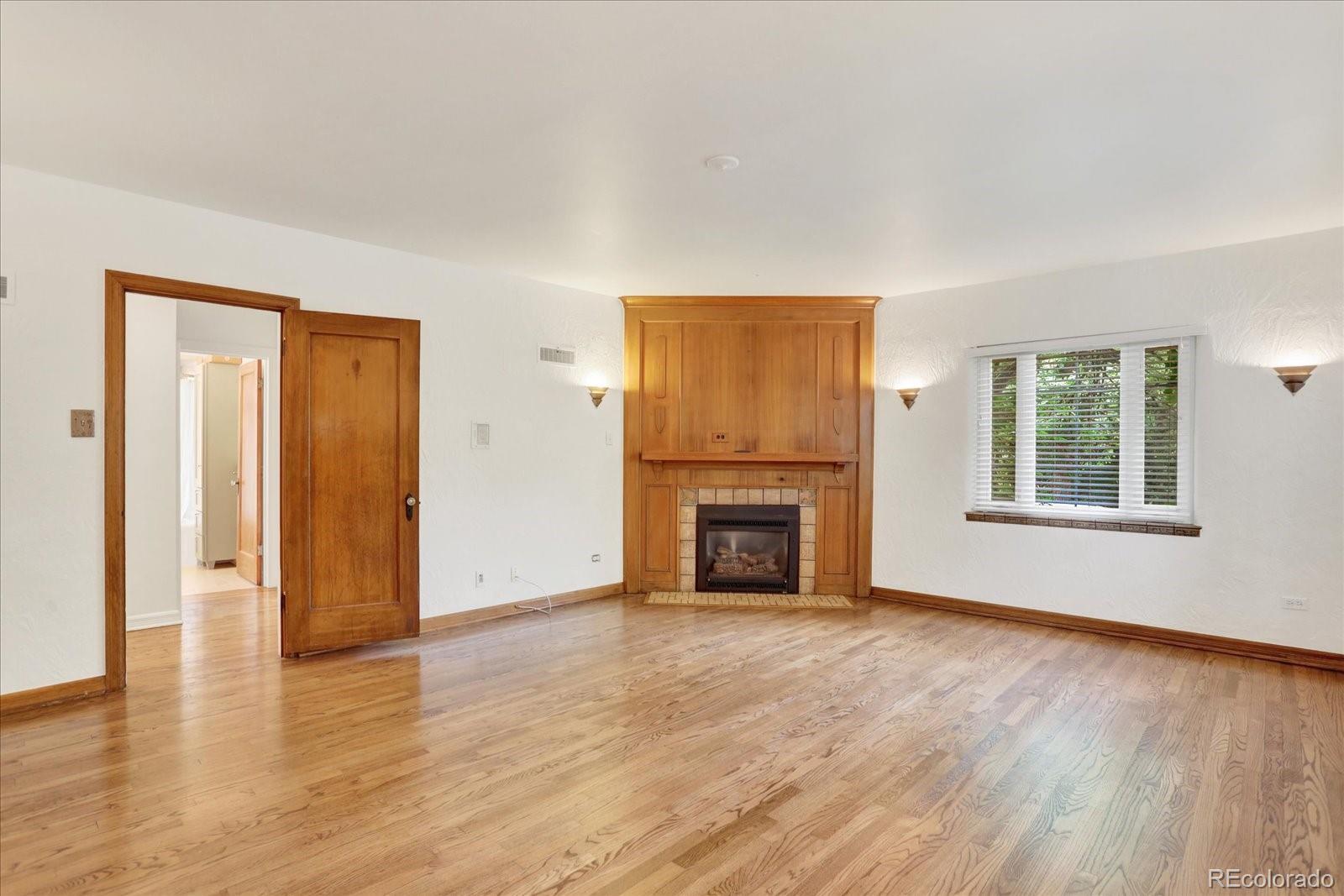 MLS Image #1 for 695  dahlia street,denver, Colorado