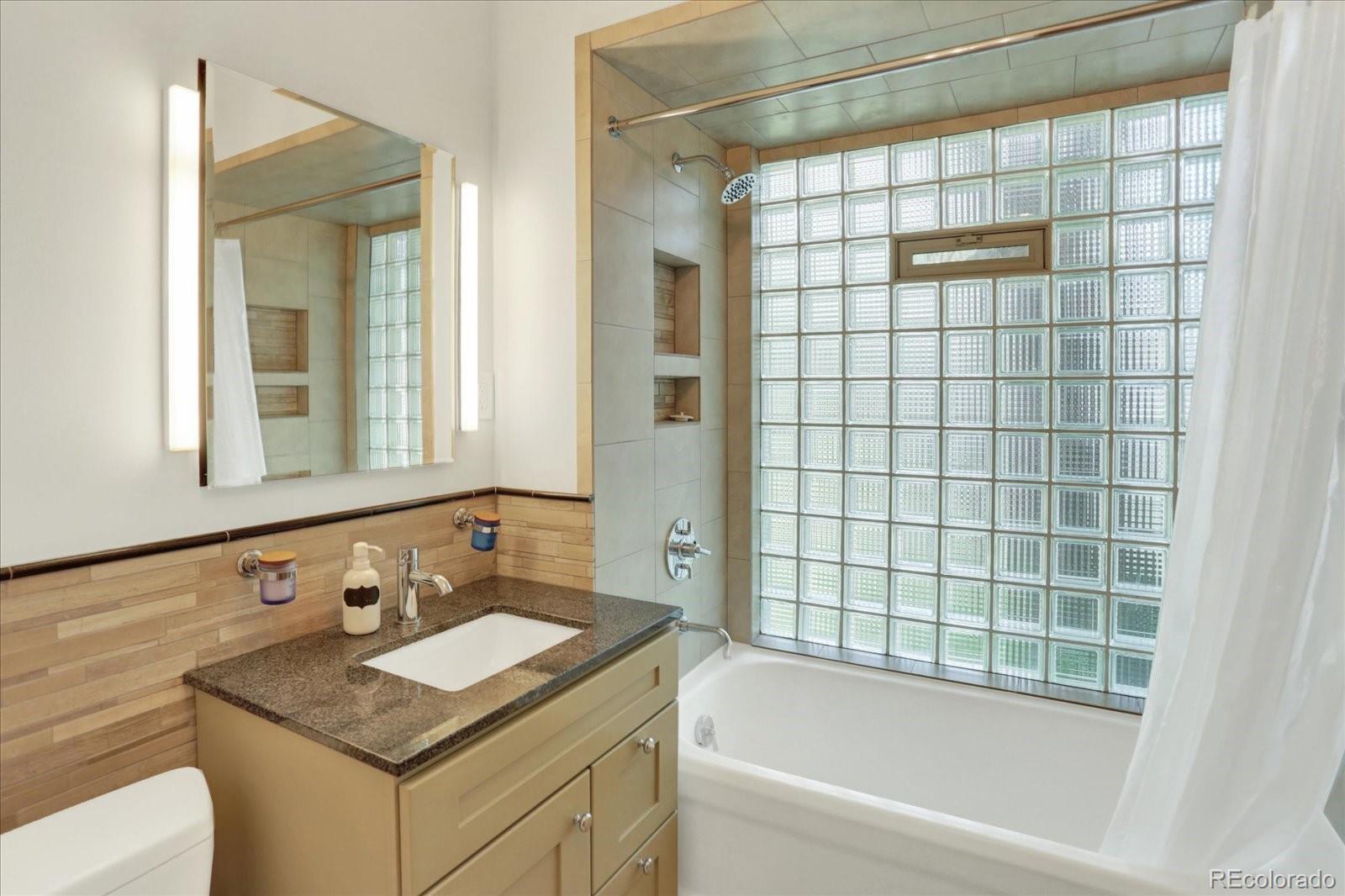 MLS Image #11 for 695  dahlia street,denver, Colorado