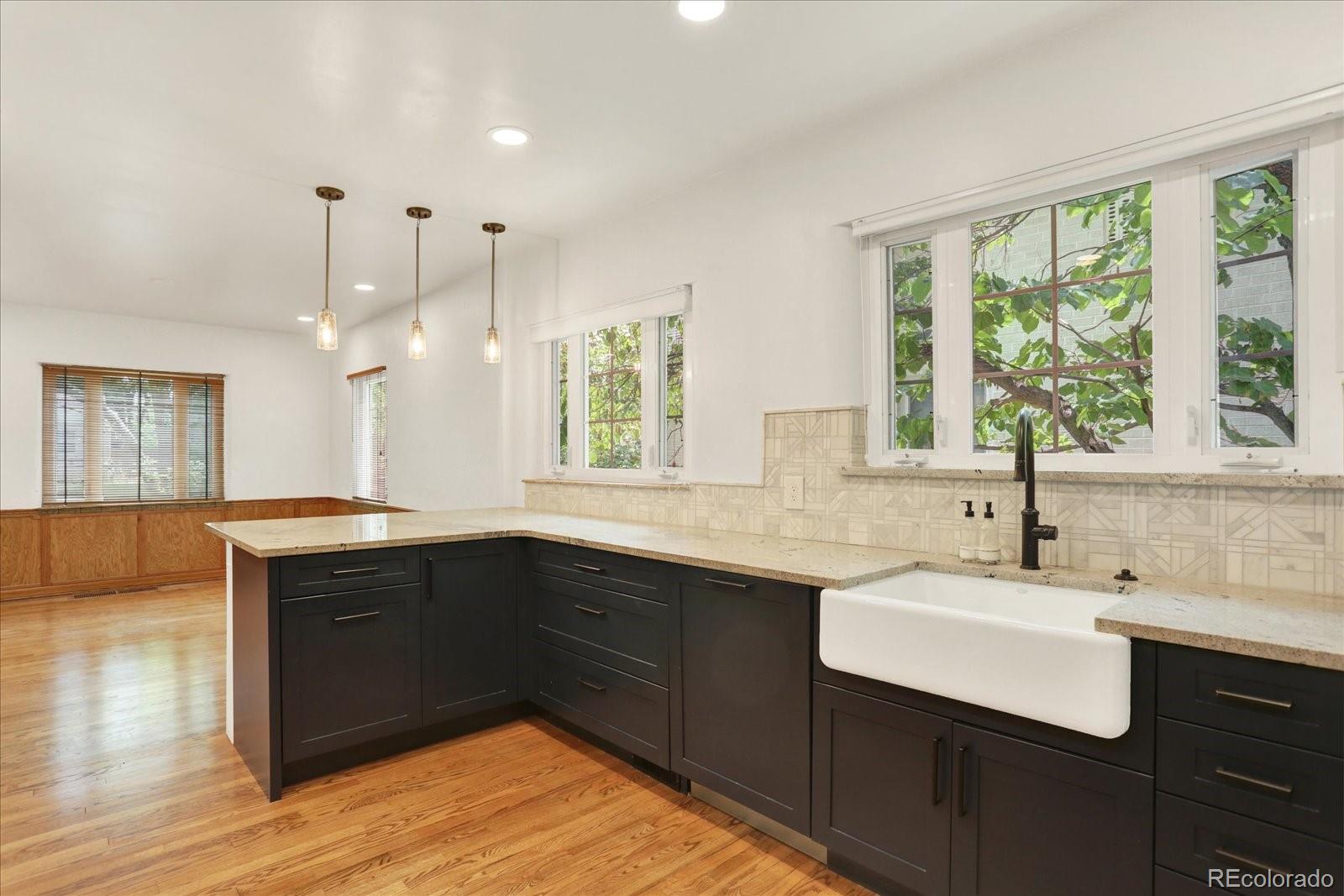 MLS Image #7 for 695  dahlia street,denver, Colorado