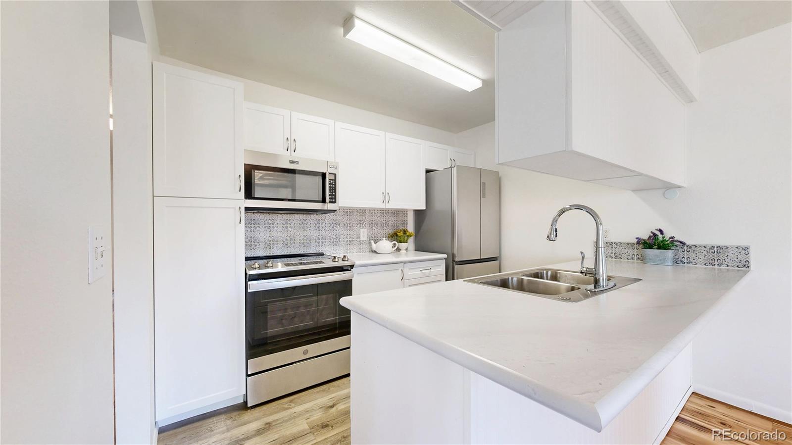 MLS Image #7 for 8792  chase drive,arvada, Colorado