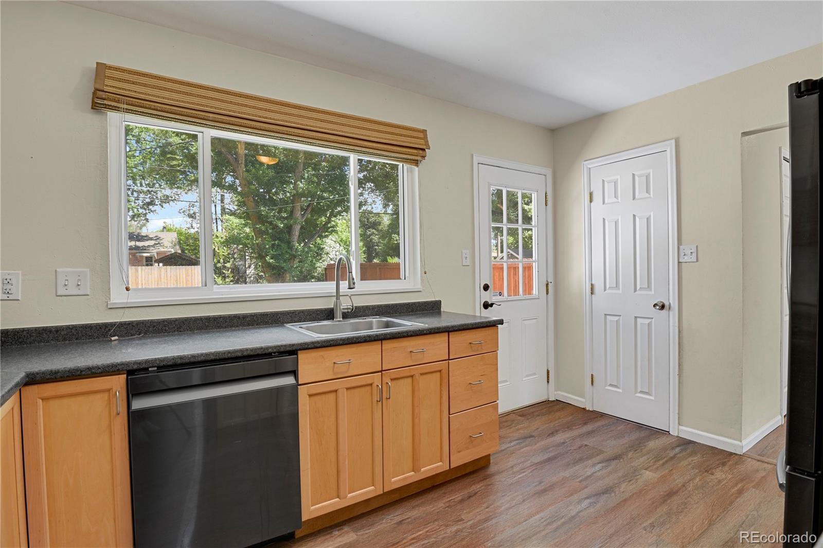 MLS Image #10 for 3211 n institute street,colorado springs, Colorado