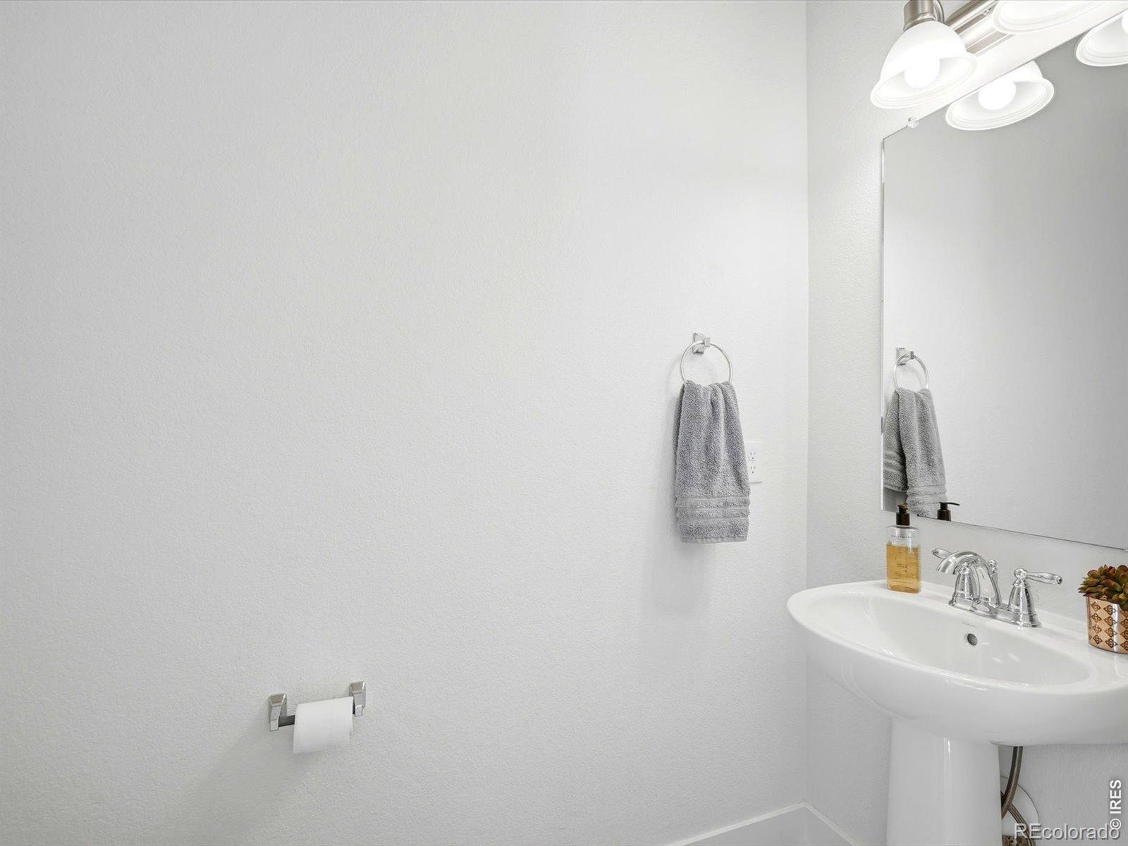 MLS Image #12 for 5769  boston street,denver, Colorado