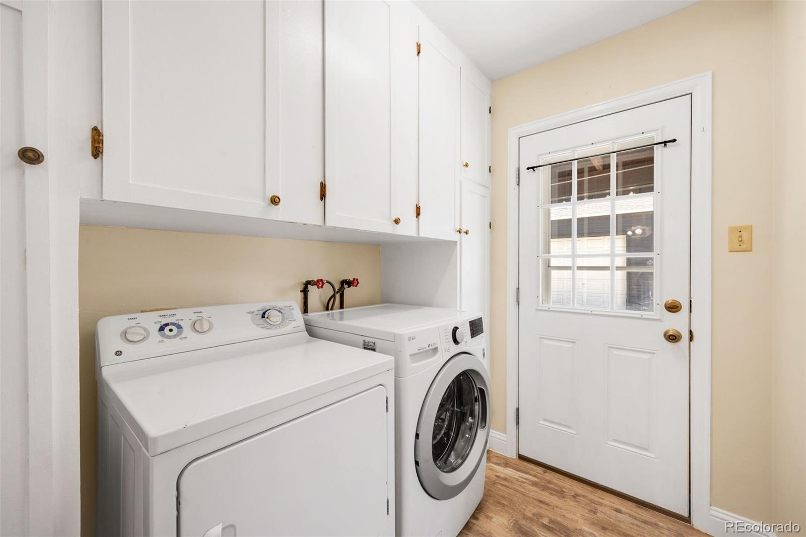 MLS Image #22 for 1370  newport street,denver, Colorado