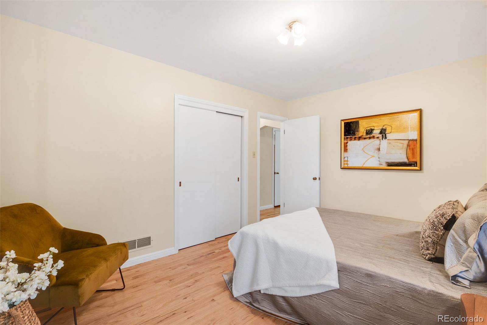 MLS Image #26 for 1370  newport street,denver, Colorado