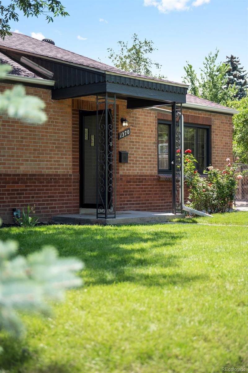 MLS Image #39 for 1370  newport street,denver, Colorado