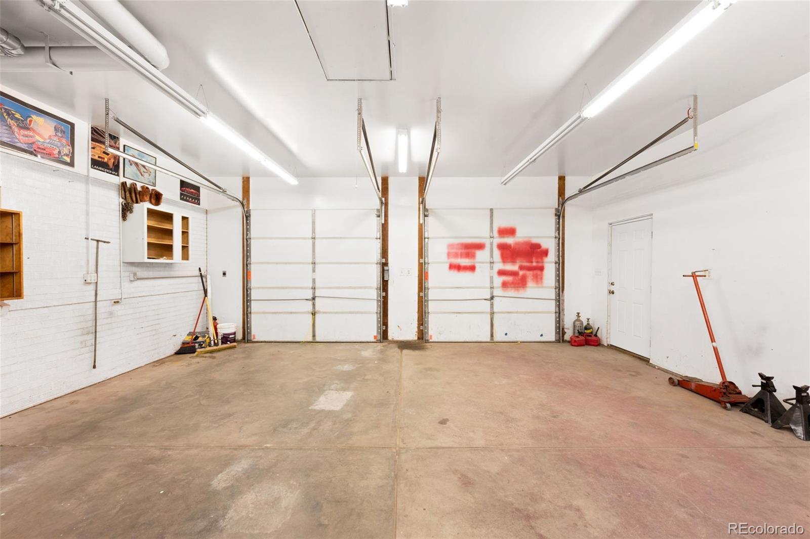 MLS Image #7 for 1370  newport street,denver, Colorado
