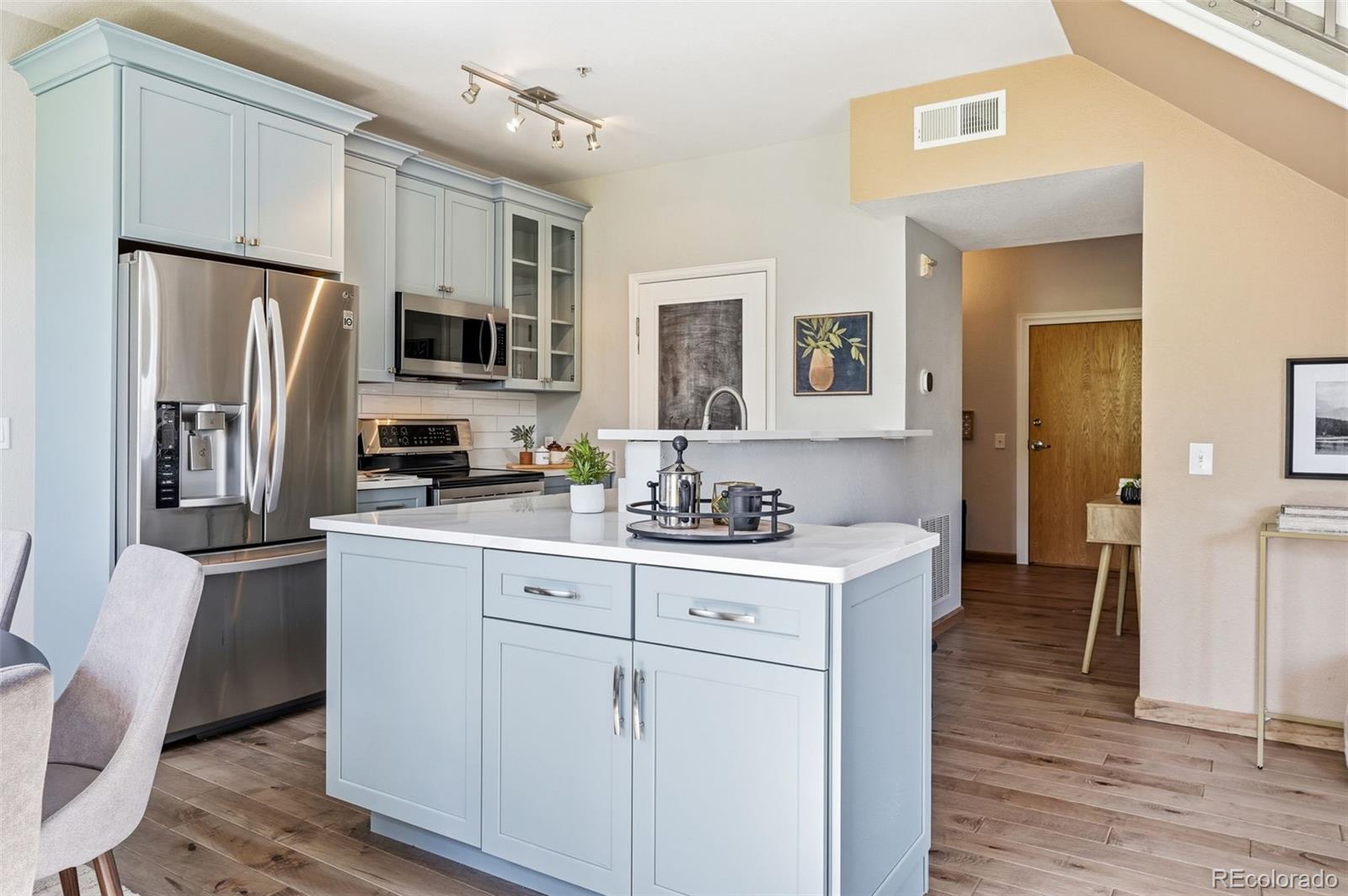 MLS Image #6 for 837 e 17th avenue,denver, Colorado