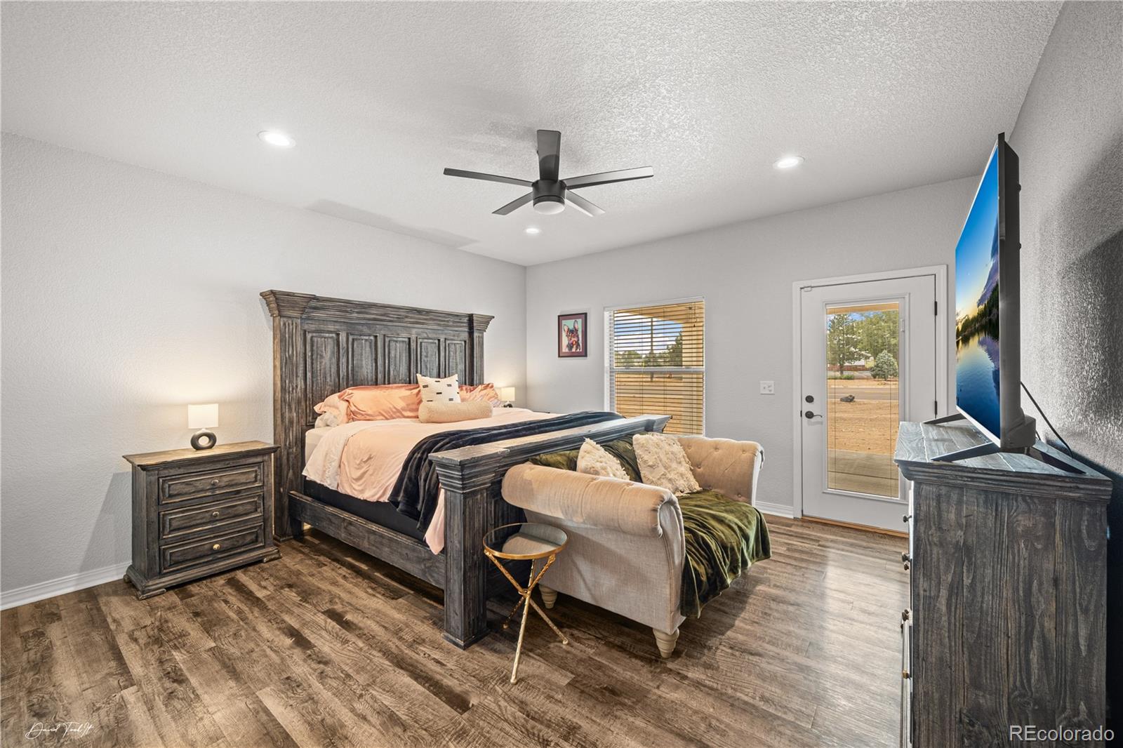 MLS Image #9 for 1075  peaceful court,pueblo, Colorado