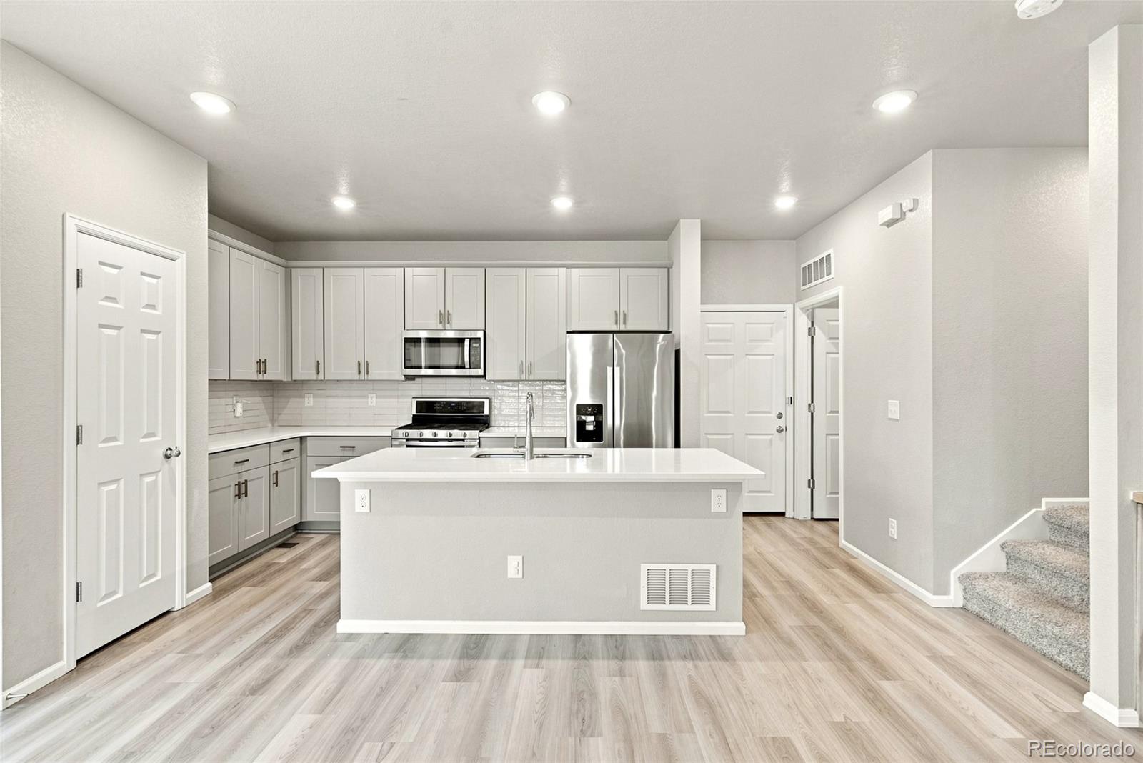 MLS Image #12 for 18292 e kansas place,aurora, Colorado