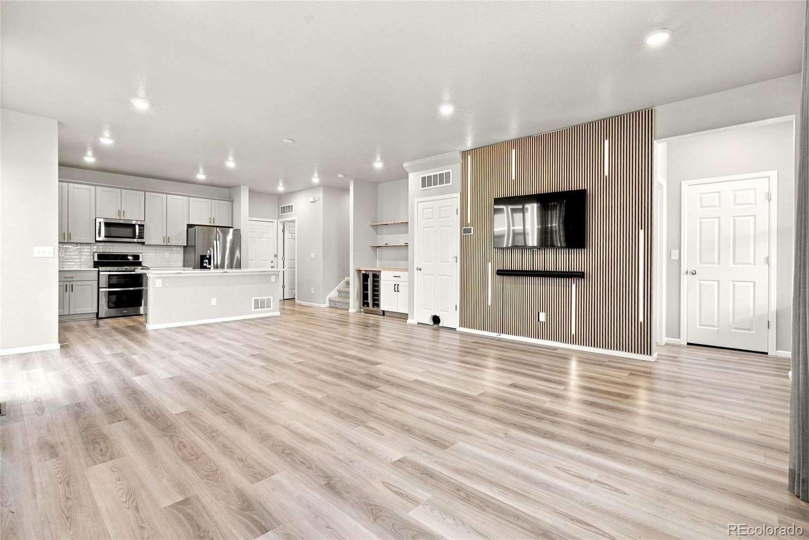 MLS Image #4 for 18292 e kansas place,aurora, Colorado