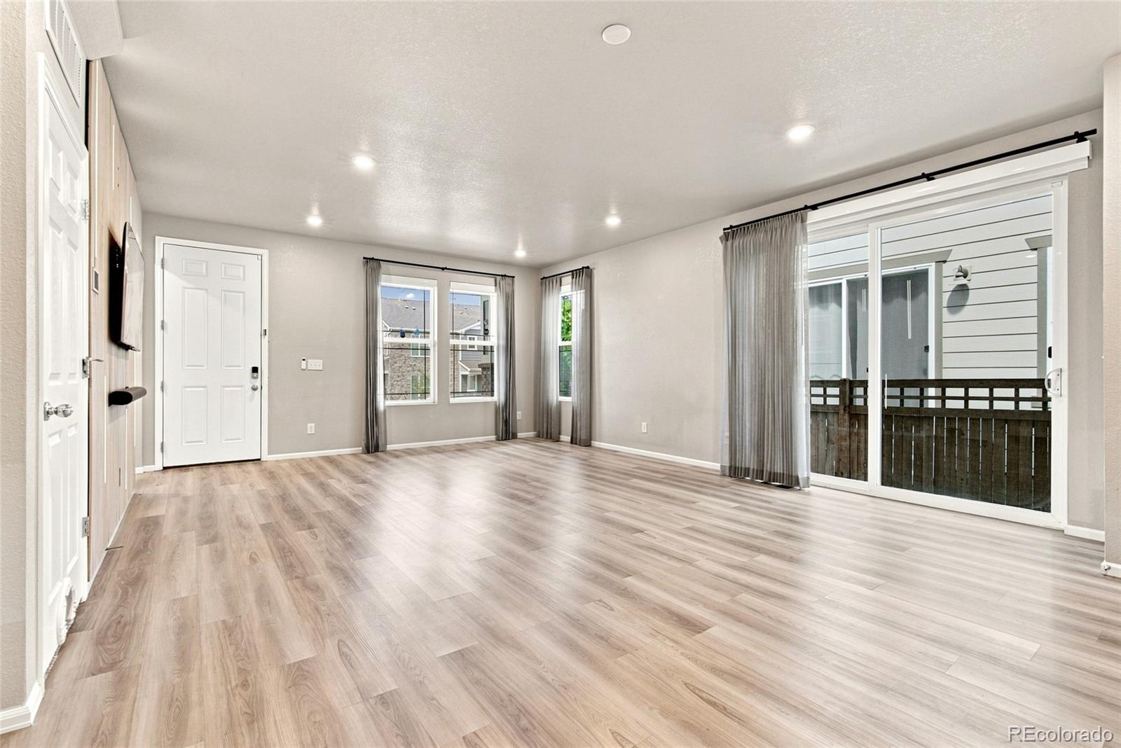 MLS Image #9 for 18292 e kansas place,aurora, Colorado