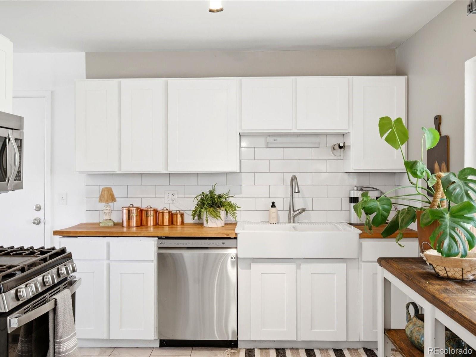 MLS Image #14 for 2888 s zurich court,denver, Colorado