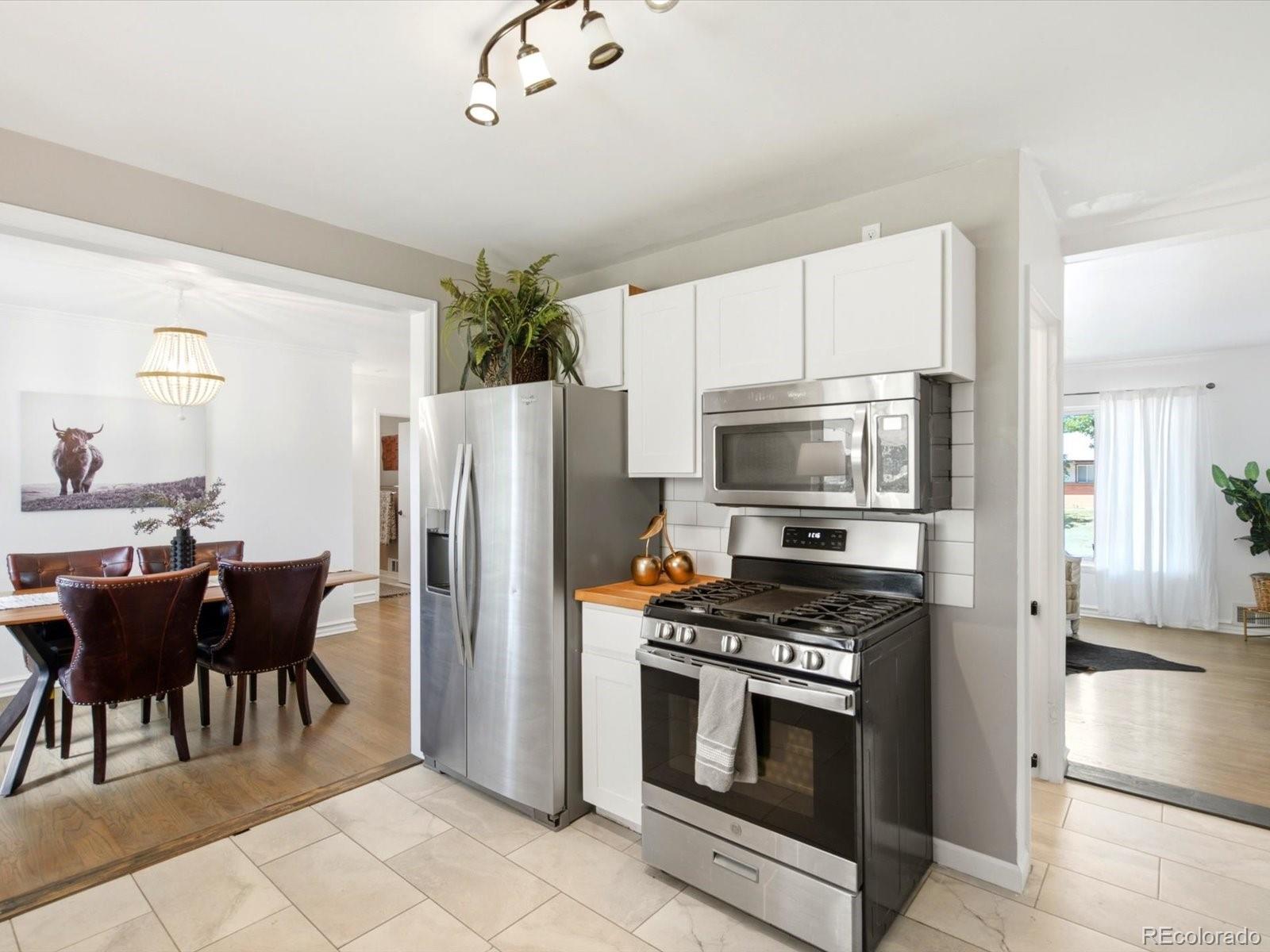 MLS Image #16 for 2888 s zurich court,denver, Colorado