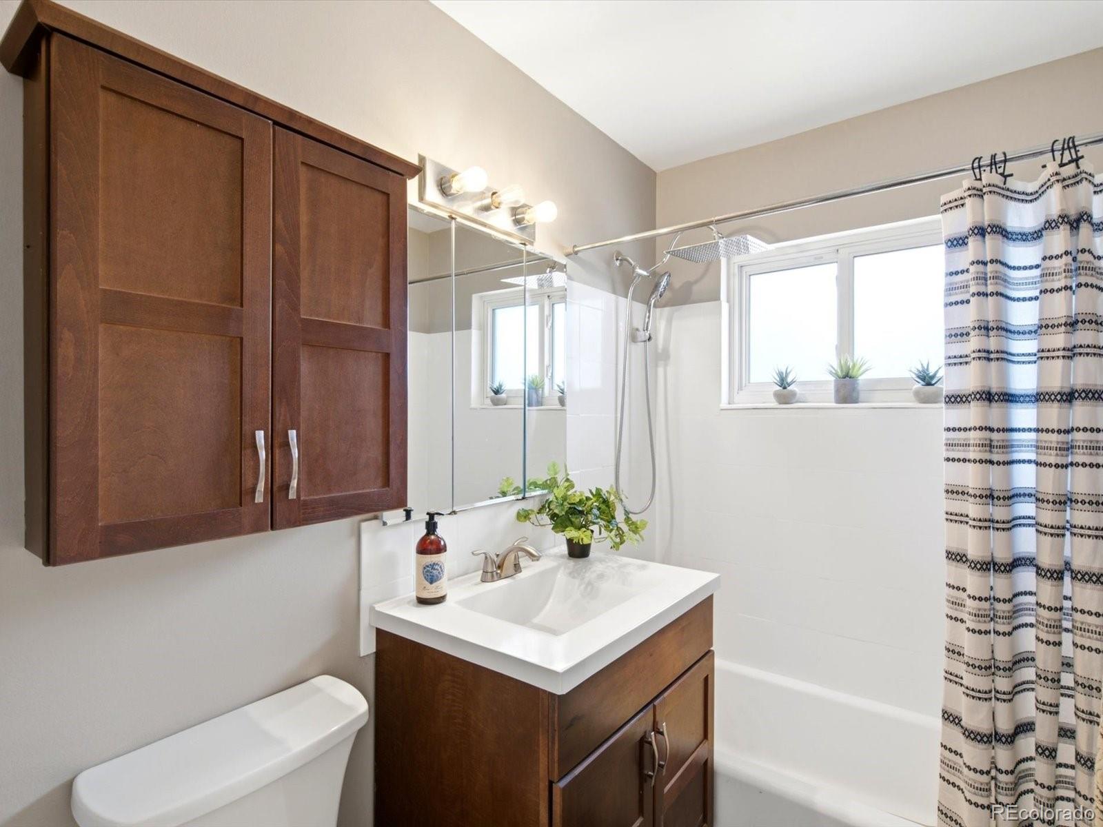 MLS Image #19 for 2888 s zurich court,denver, Colorado