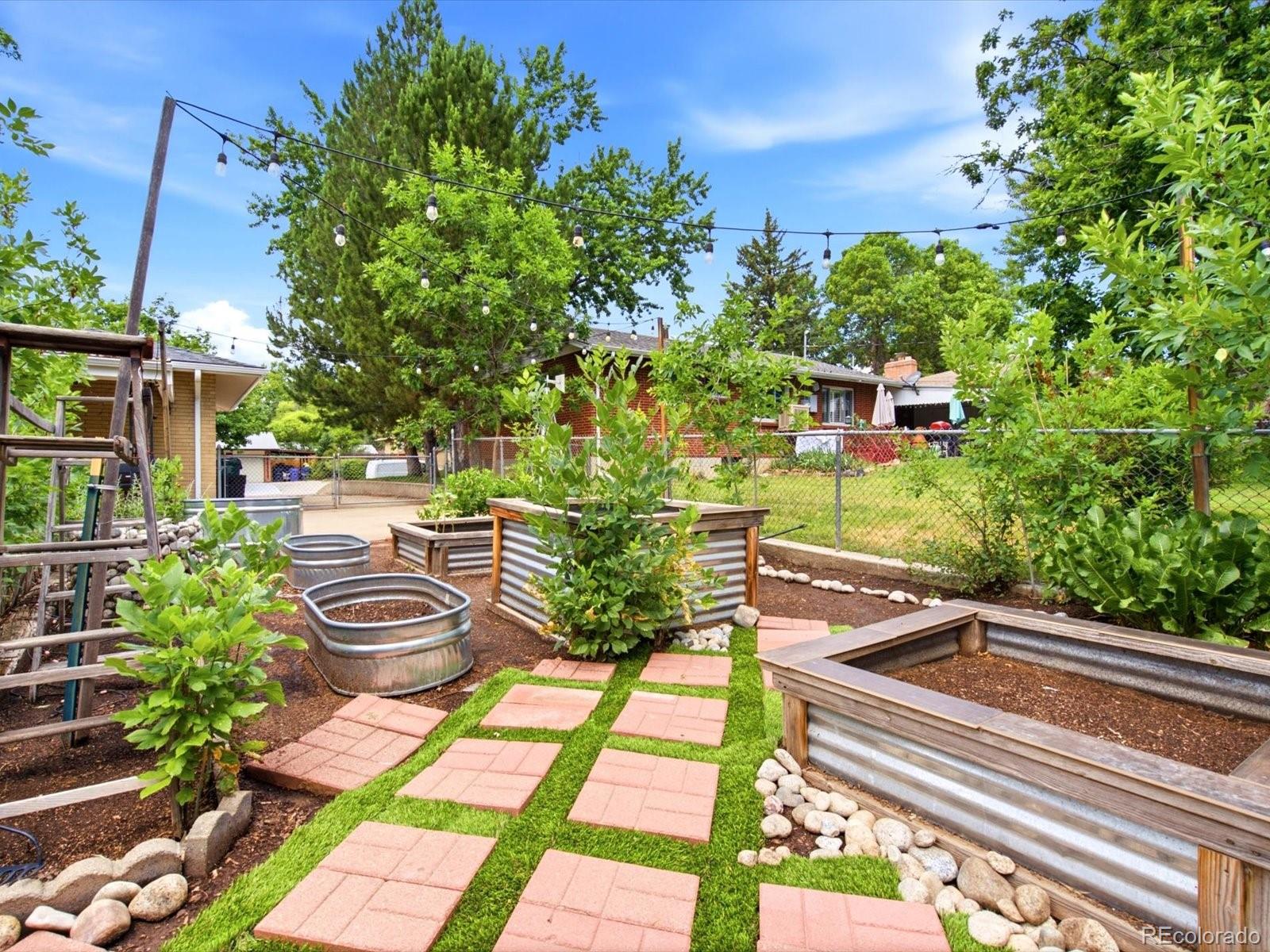 MLS Image #41 for 2888 s zurich court,denver, Colorado